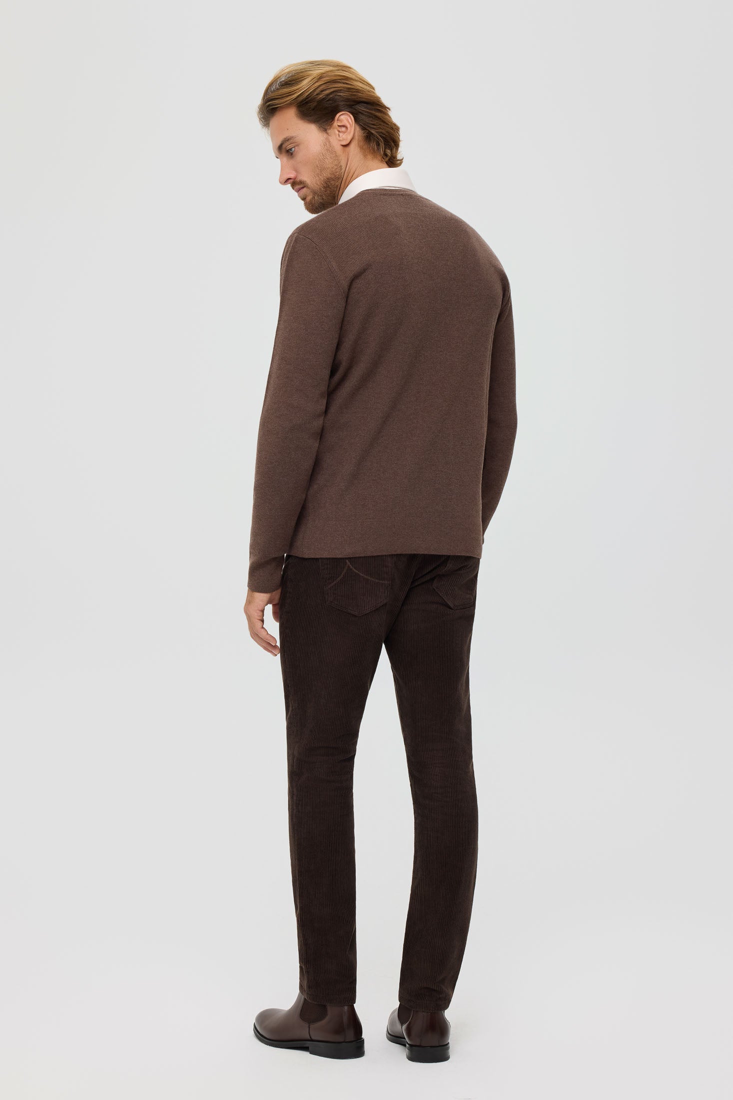 Hochwertiger Herren-Strickpullover mit V-Ausschnitt – Weiche Wollmischung | Modell 8025