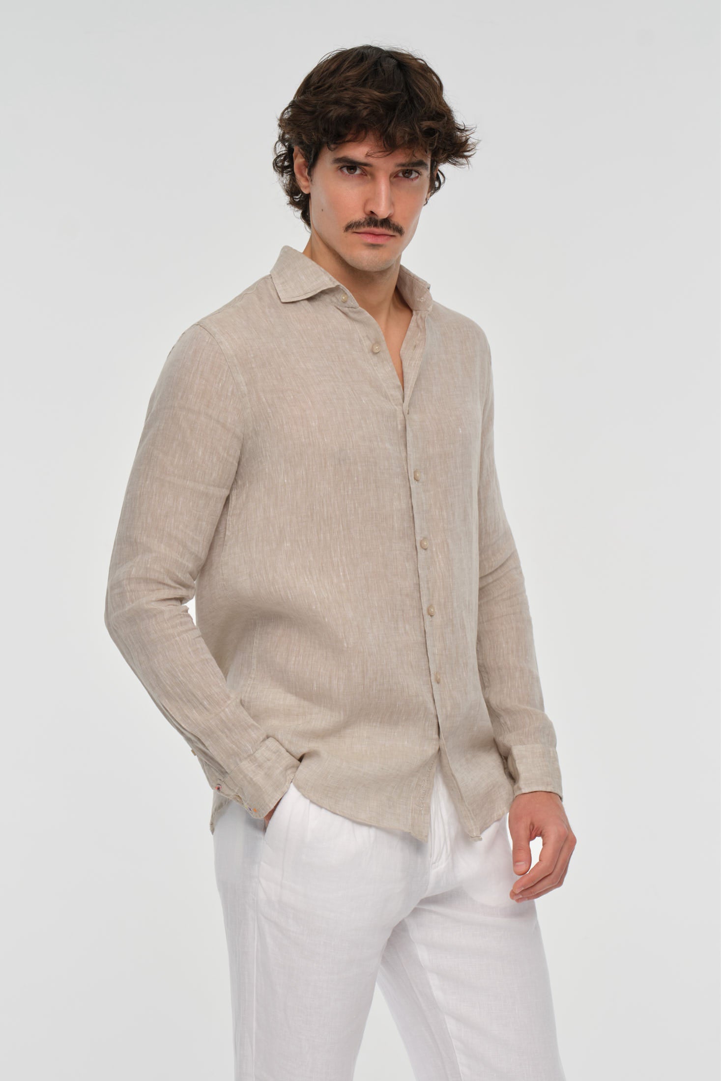 Pure Leinenhemd | Clean Sommer Tailoring – Modell 2026