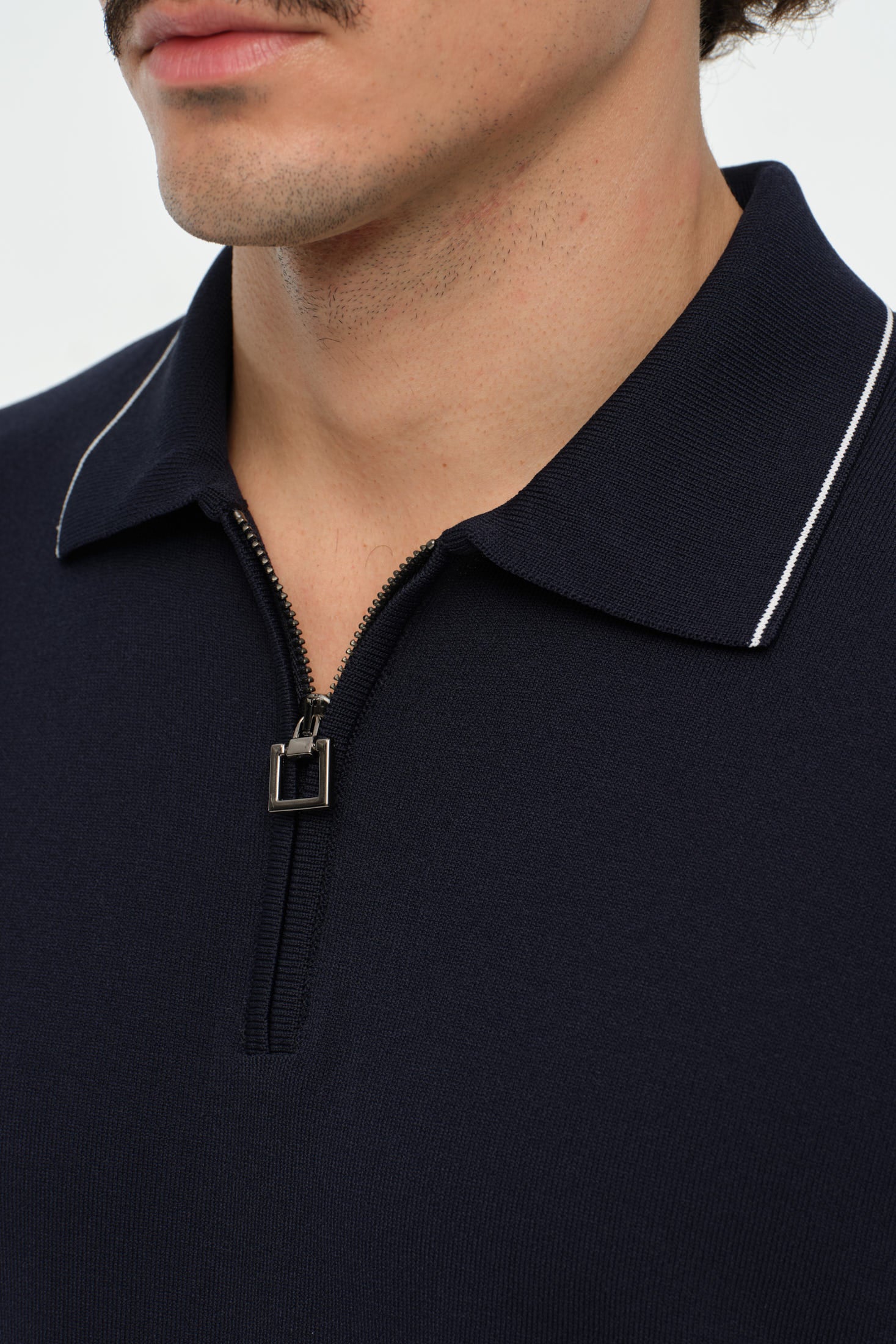 Refined Knit Polo with Zip Collar | Modern Tailored Elegance – Model 8040
