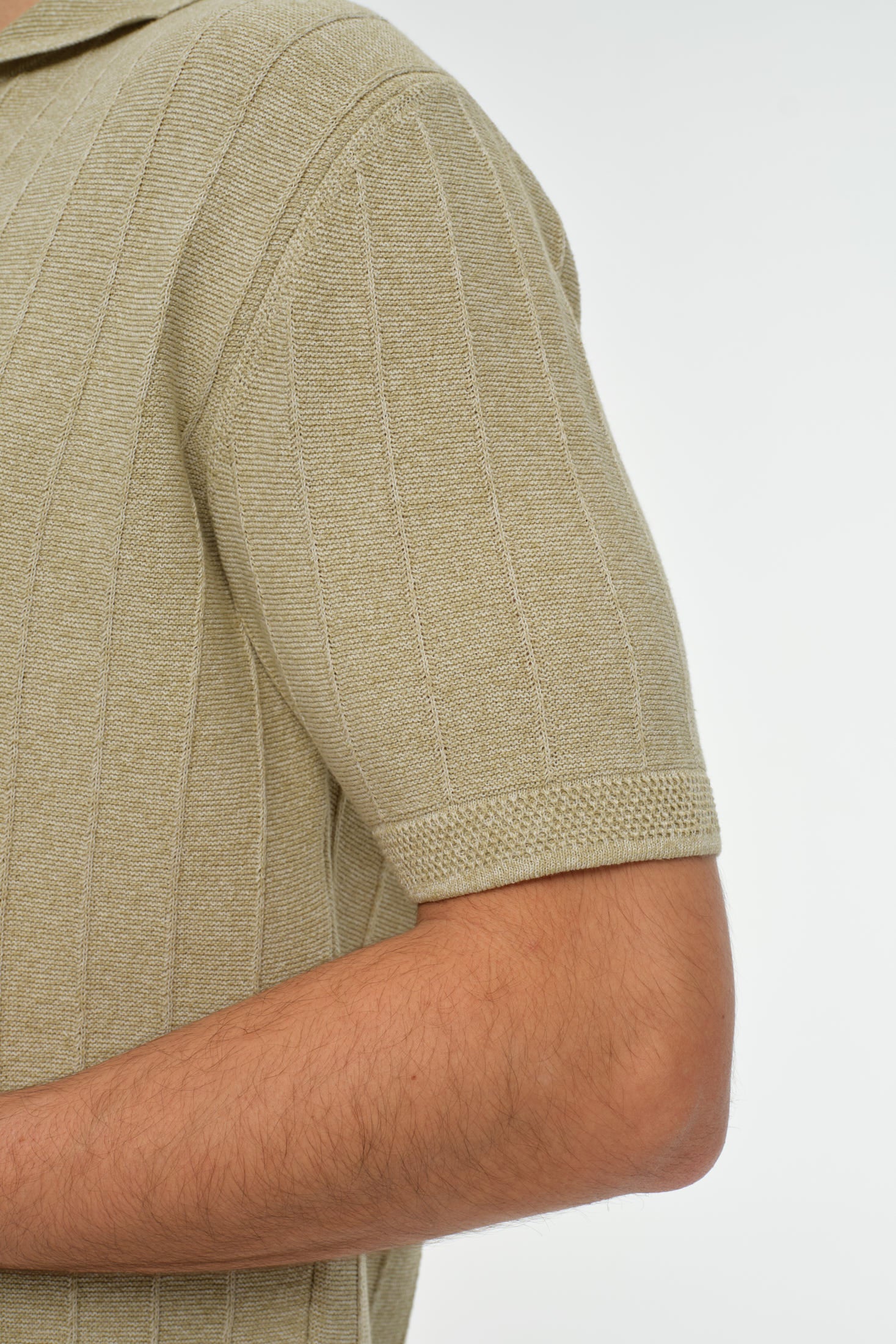 Strick-Polo mit offenem Kragen | Relaxed Tailored Eleganz – Modell 8042