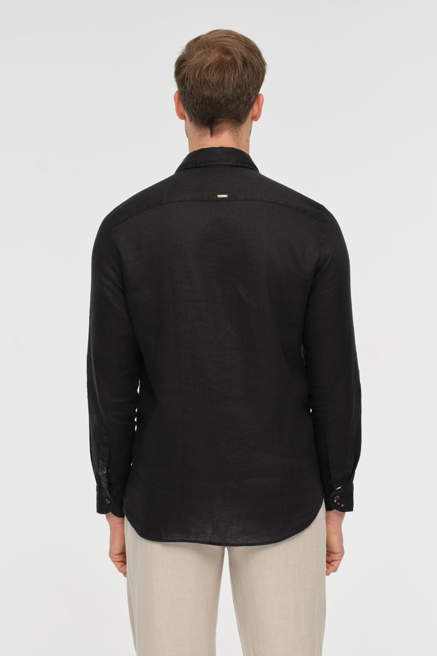 Pure Leinenhemd | Clean Sommer Tailoring – Modell 2026