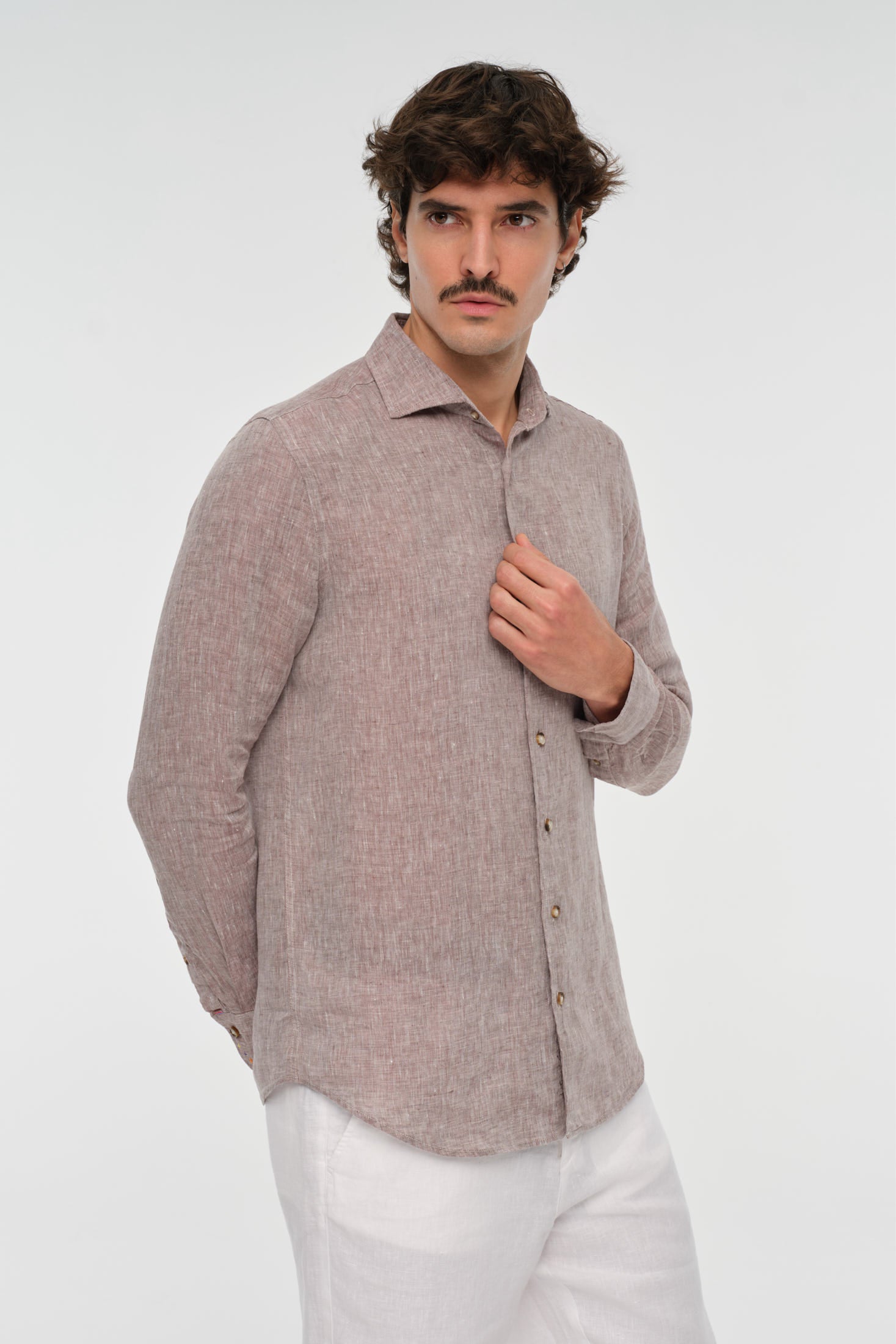 Pure Leinenhemd | Clean Sommer Tailoring – Modell 2026