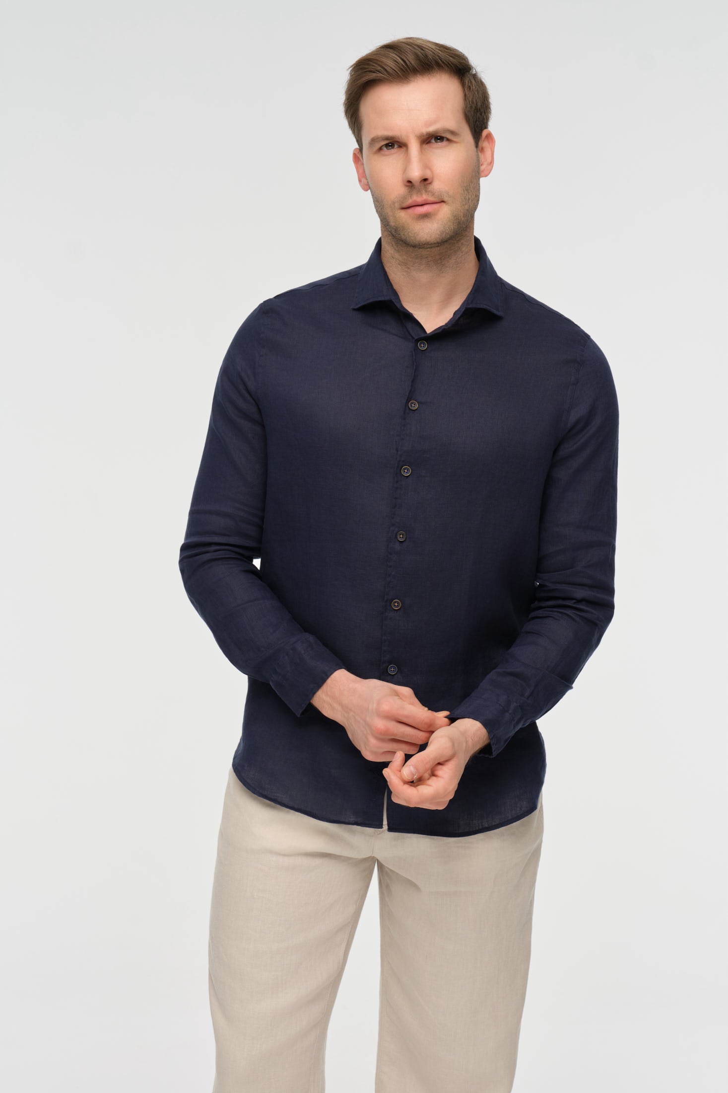 Pure Linen Shirt | Clean Summer Tailoring – Model 2026