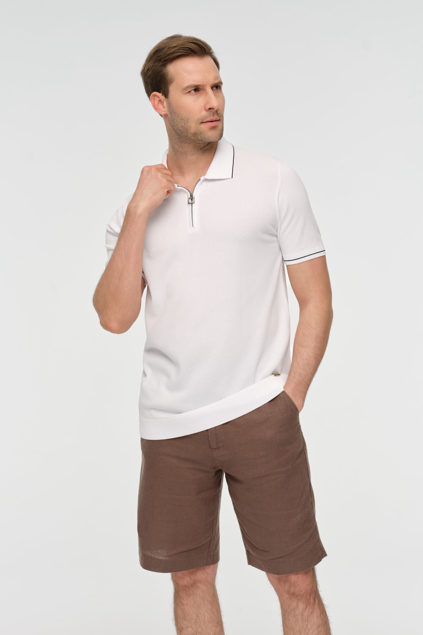 Refined Knit Polo with Zip Collar | Modern Tailored Elegance – Model 8040