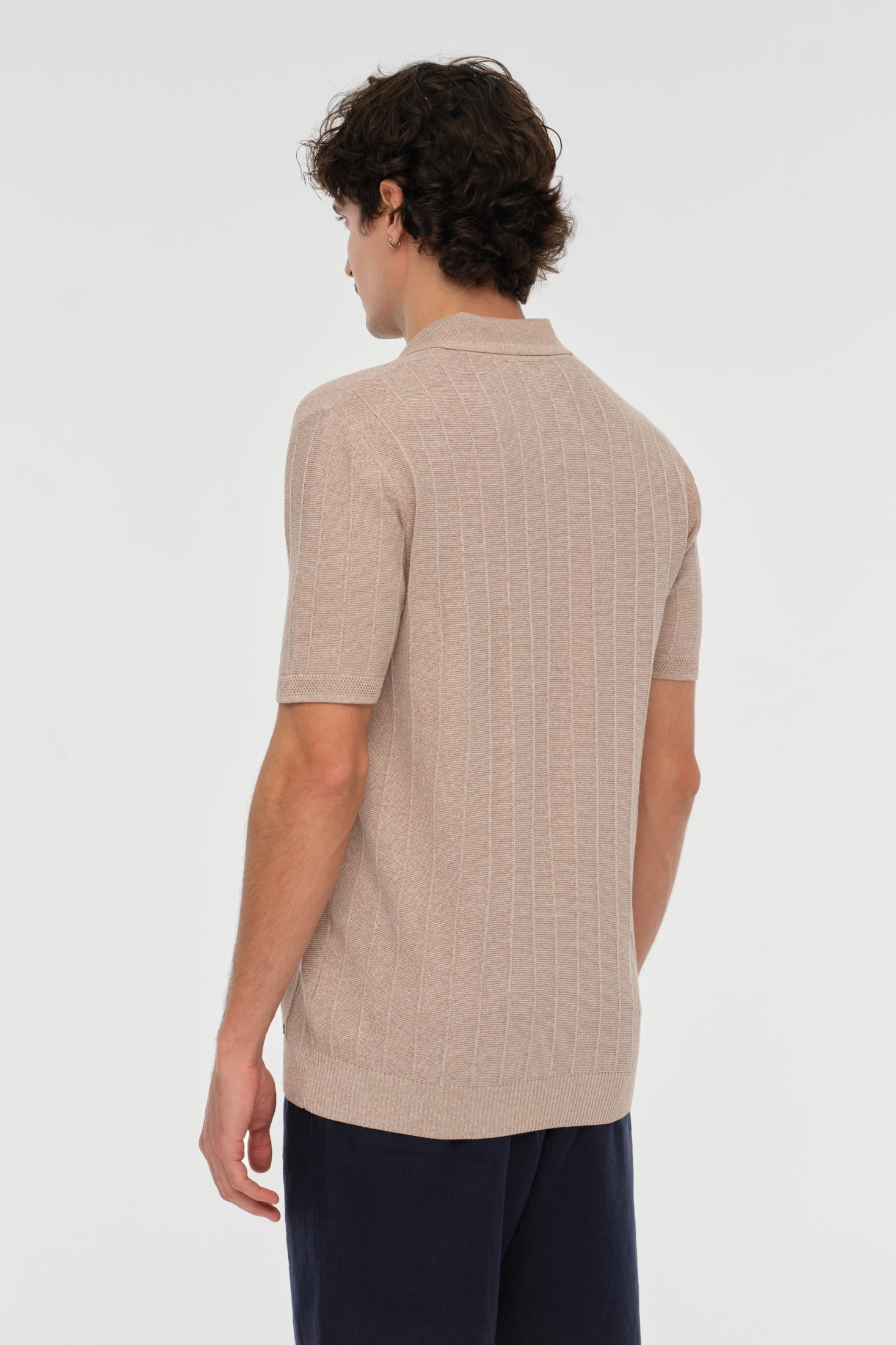 Strick-Polo mit offenem Kragen | Relaxed Tailored Eleganz – Modell 8042
