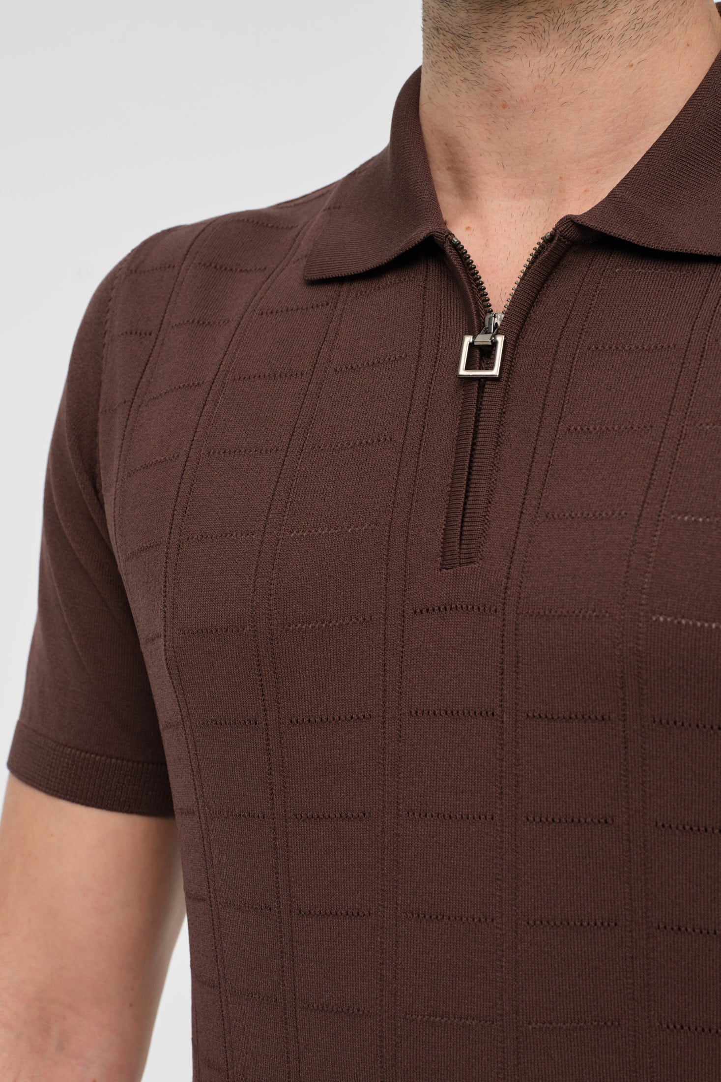 Strukturiertes Tricot-Strick-Polo mit Reißverschlusskragen | Raffinierte strukturierte Eleganz – Modell 8041