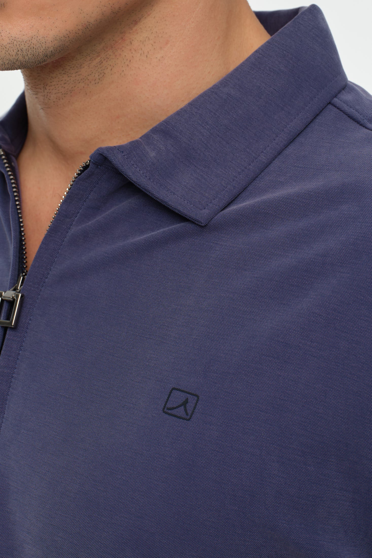 Getailleerde zip polo | TENCEL™ stretch blend voor moderne business casual – Model 8039