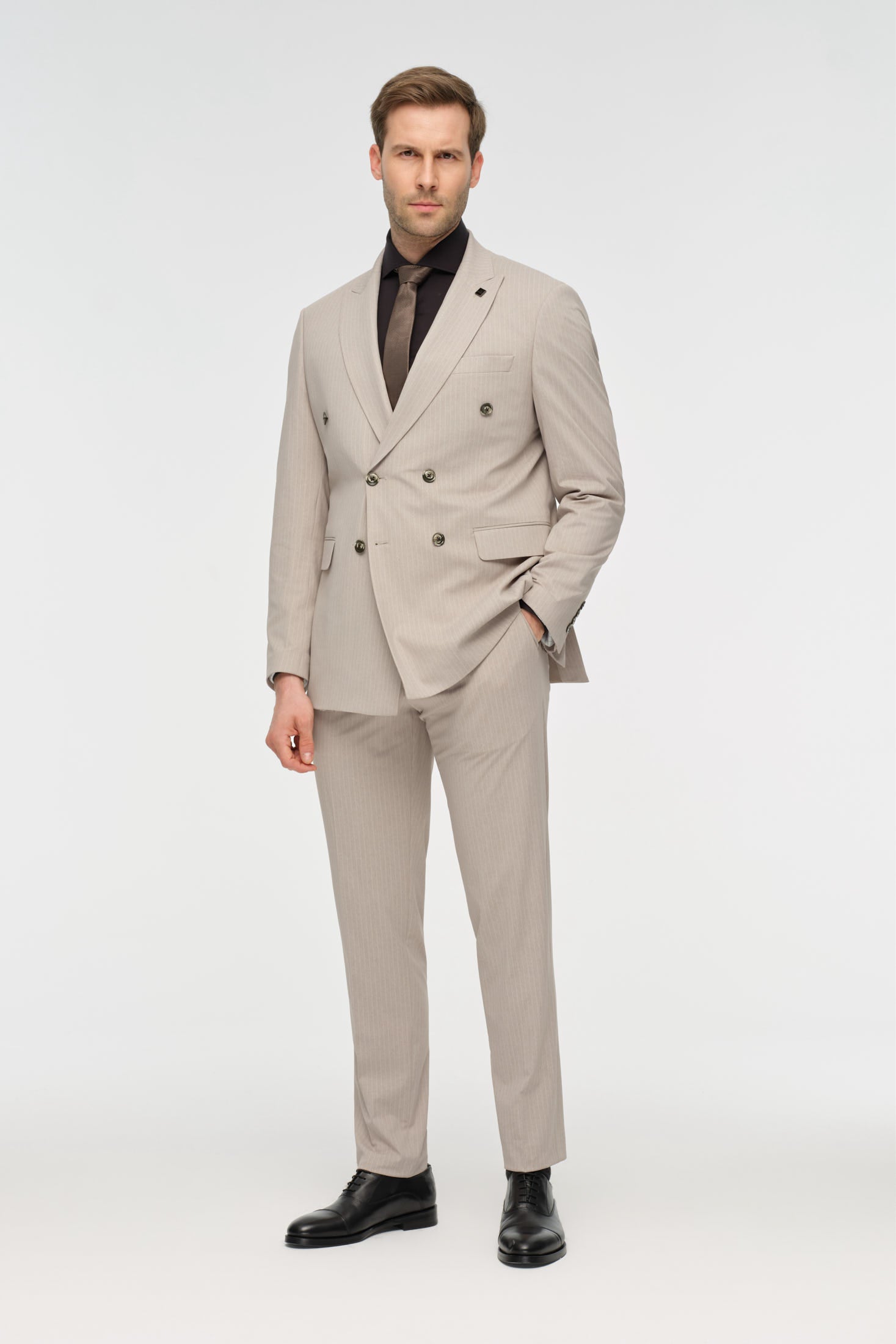 Double-Breasted Tailored Fit Suit | Modern Elegance – Model 4078