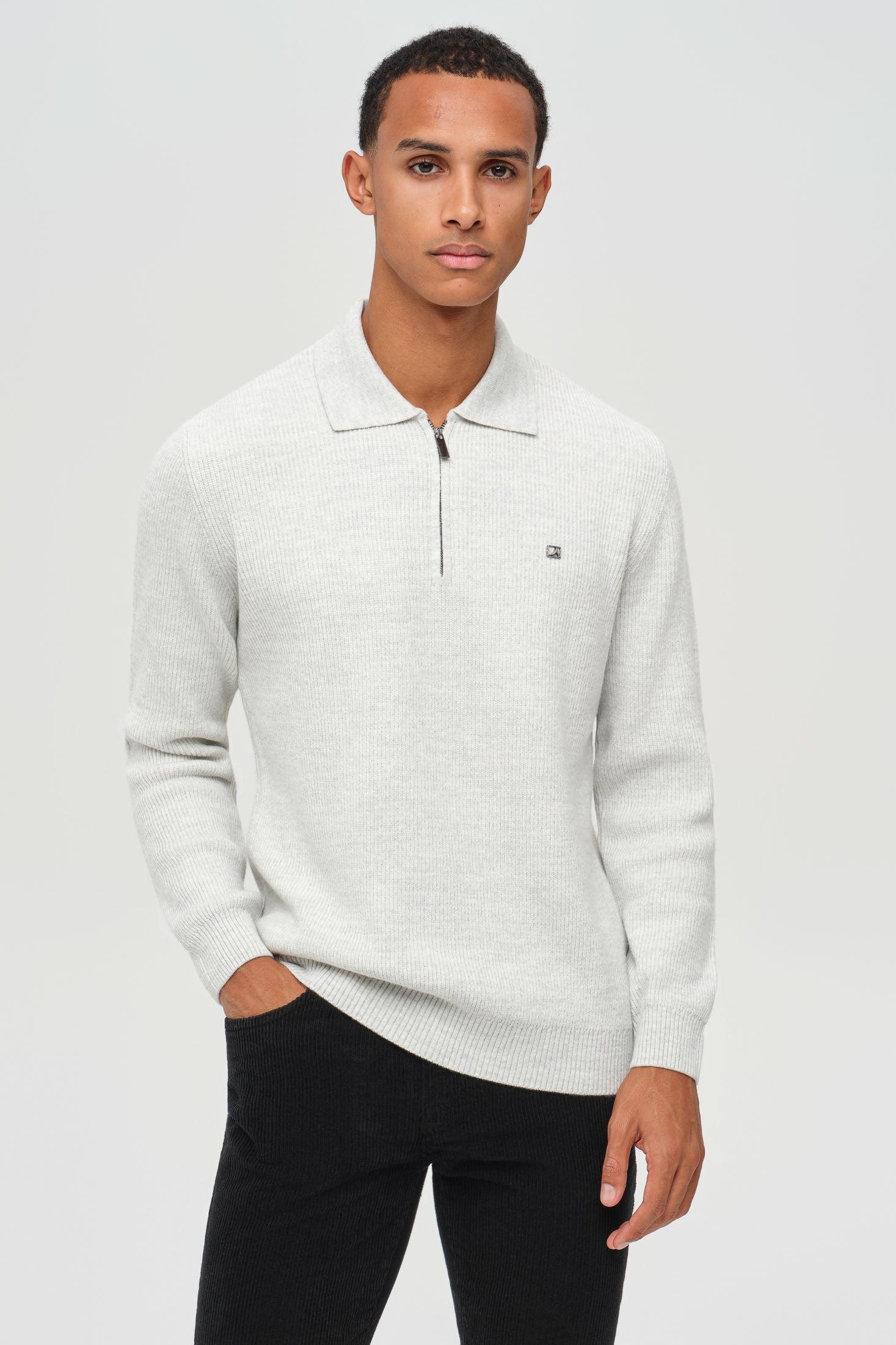 Hochwertiger Herren-Strickpullover mit halbem Reißverschluss – Weiches Stretchmaterial | Modell 8024