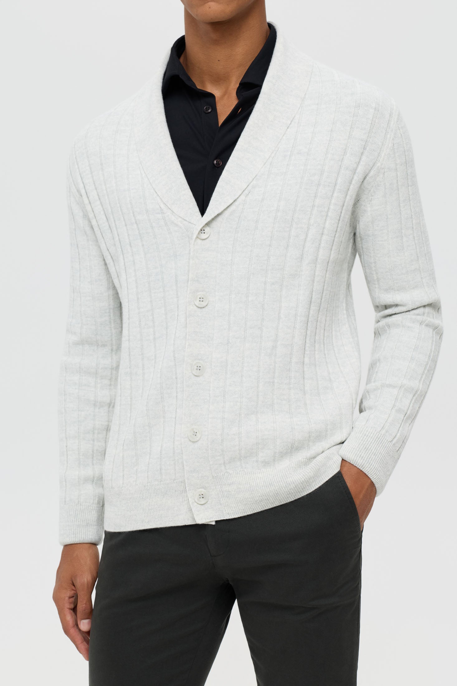 Hochwertige Herren-Strickjacke mit Schalkragen – Woll-Kaschmir-Mischung | Modell 8026