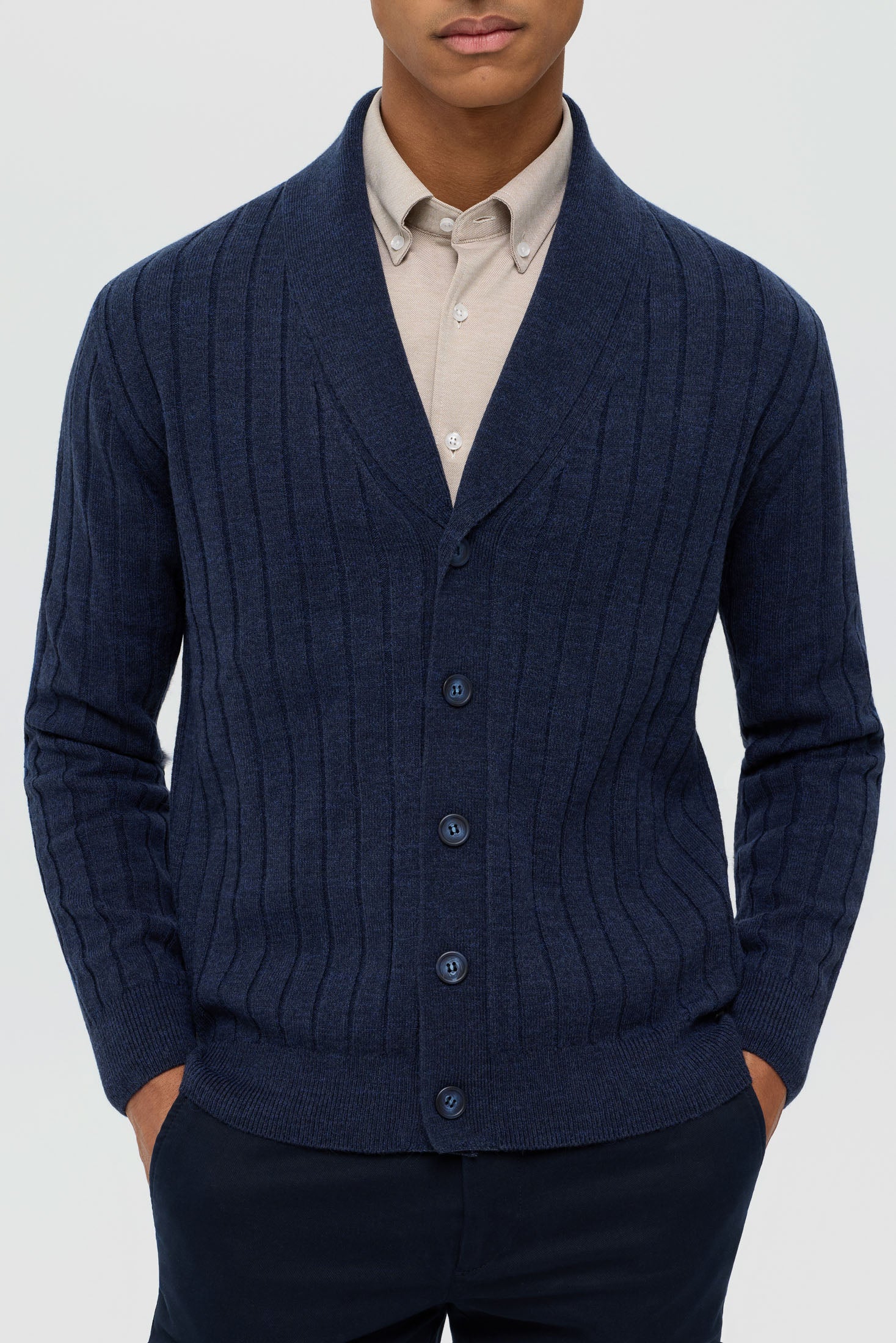 Hochwertige Herren-Strickjacke mit Schalkragen – Woll-Kaschmir-Mischung | Modell 8026