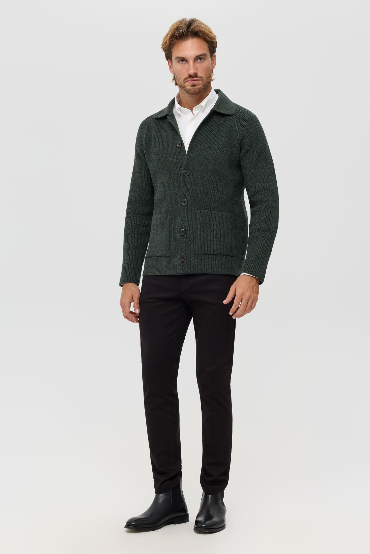 Hochwertiger Herren-Strickcardigan mit Knöpfen – Rippstrickstruktur | Modell 8027