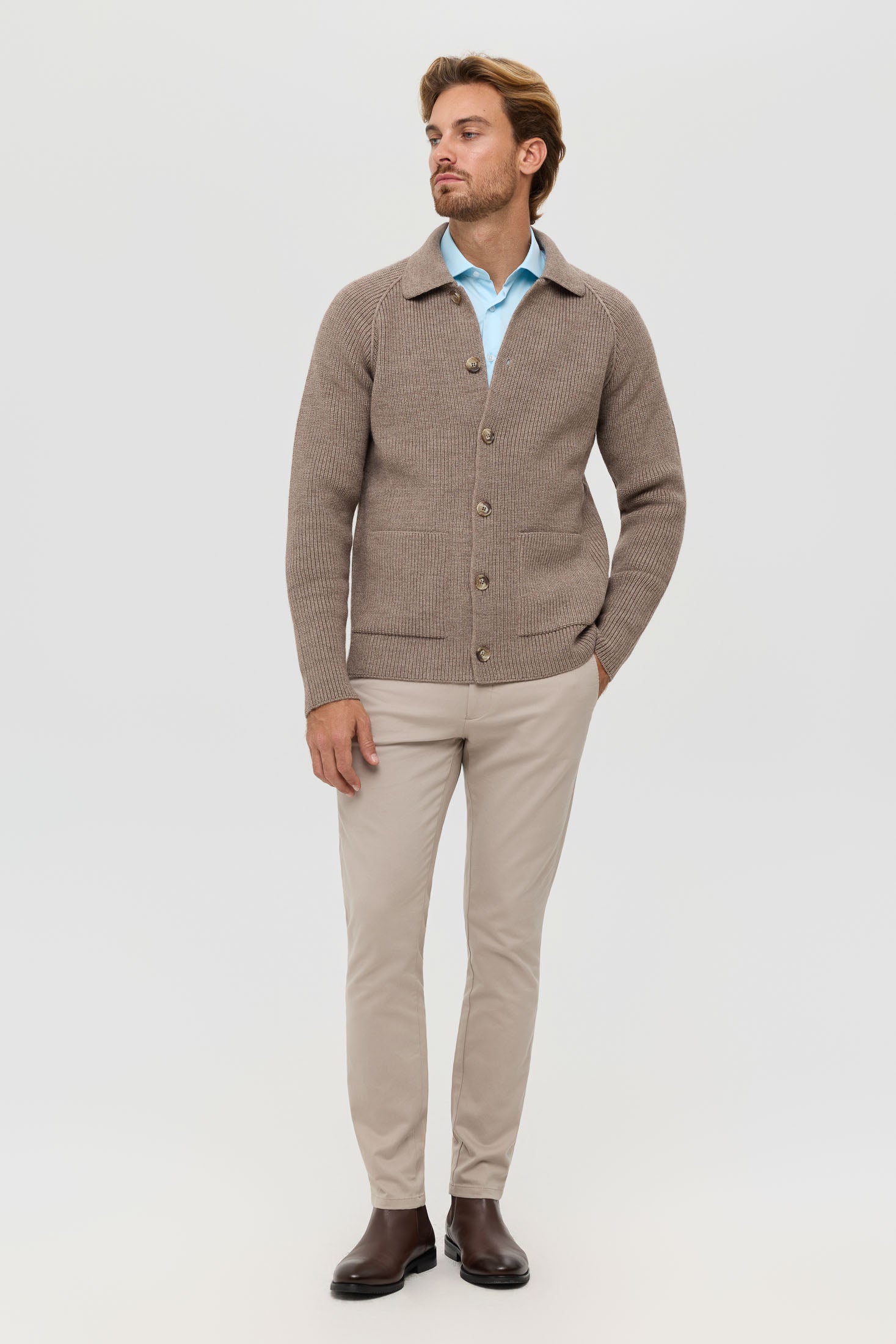 Hochwertiger Herren-Strickcardigan mit Knöpfen – Rippstrickstruktur | Modell 8027