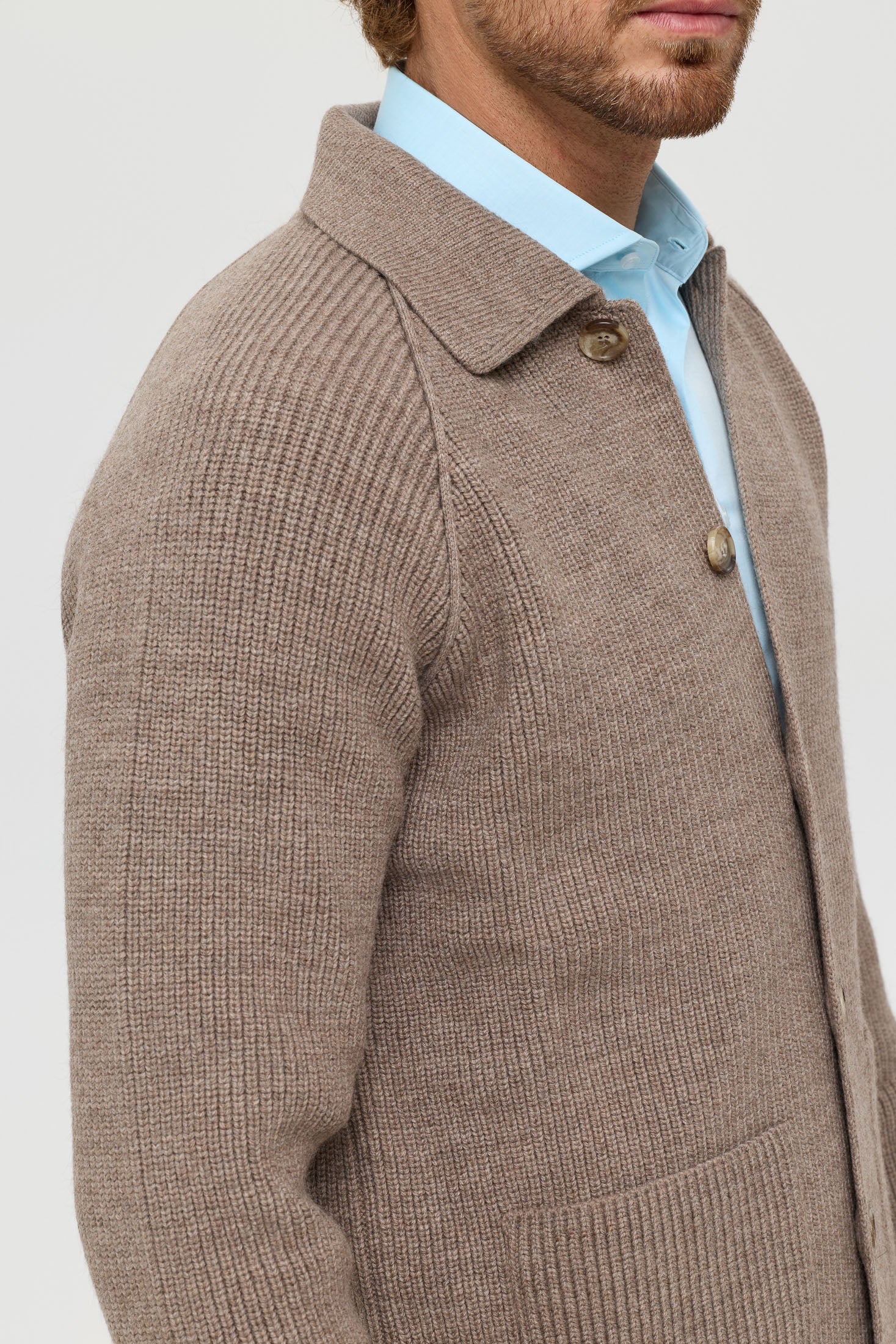 Hochwertiger Herren-Strickcardigan mit Knöpfen – Rippstrickstruktur | Modell 8027