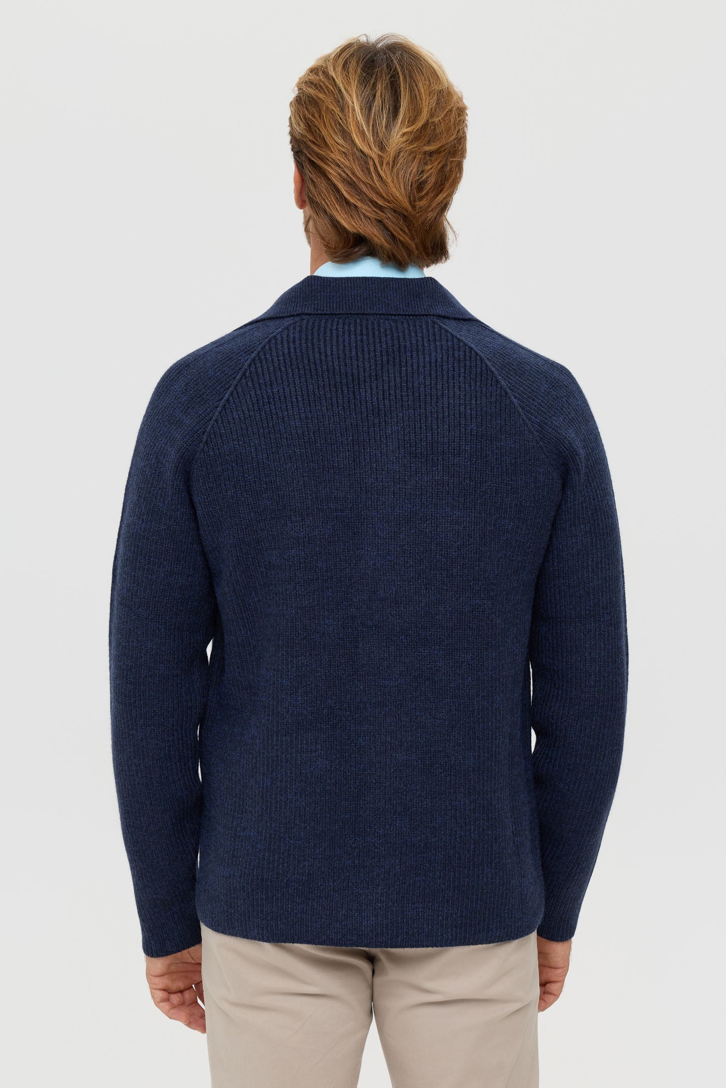 Hochwertiger Herren-Strickcardigan mit Knöpfen – Rippstrickstruktur | Modell 8027