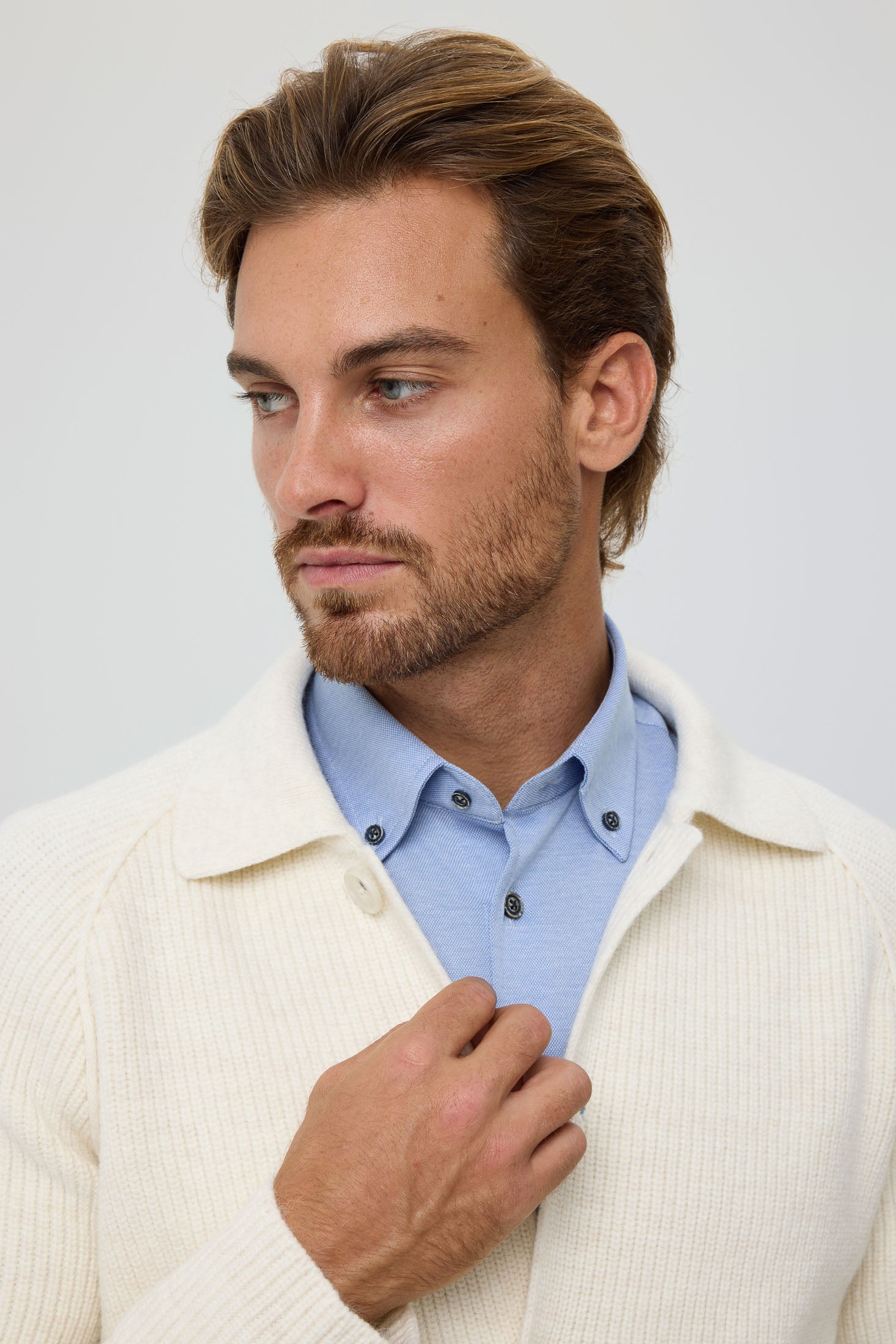 Hochwertiger Herren-Strickcardigan mit Knöpfen – Rippstrickstruktur | Modell 8027