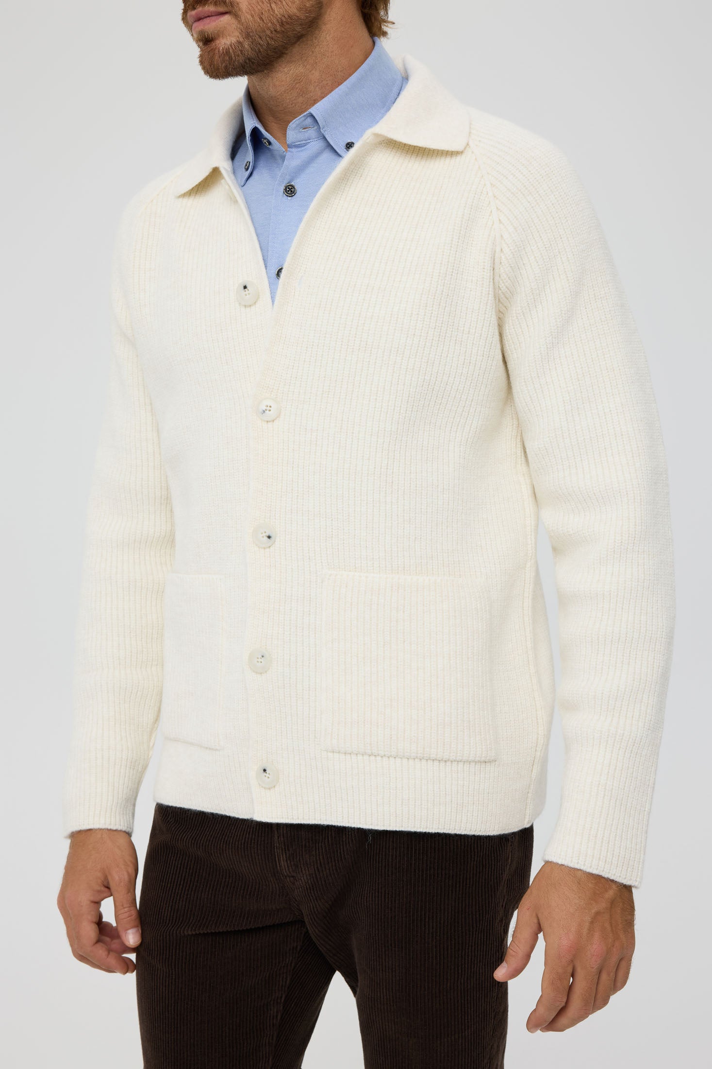 Hochwertiger Herren-Strickcardigan mit Knöpfen – Rippstrickstruktur | Modell 8027