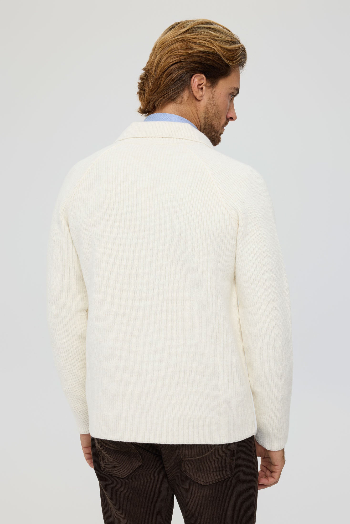 Hochwertiger Herren-Strickcardigan mit Knöpfen – Rippstrickstruktur | Modell 8027