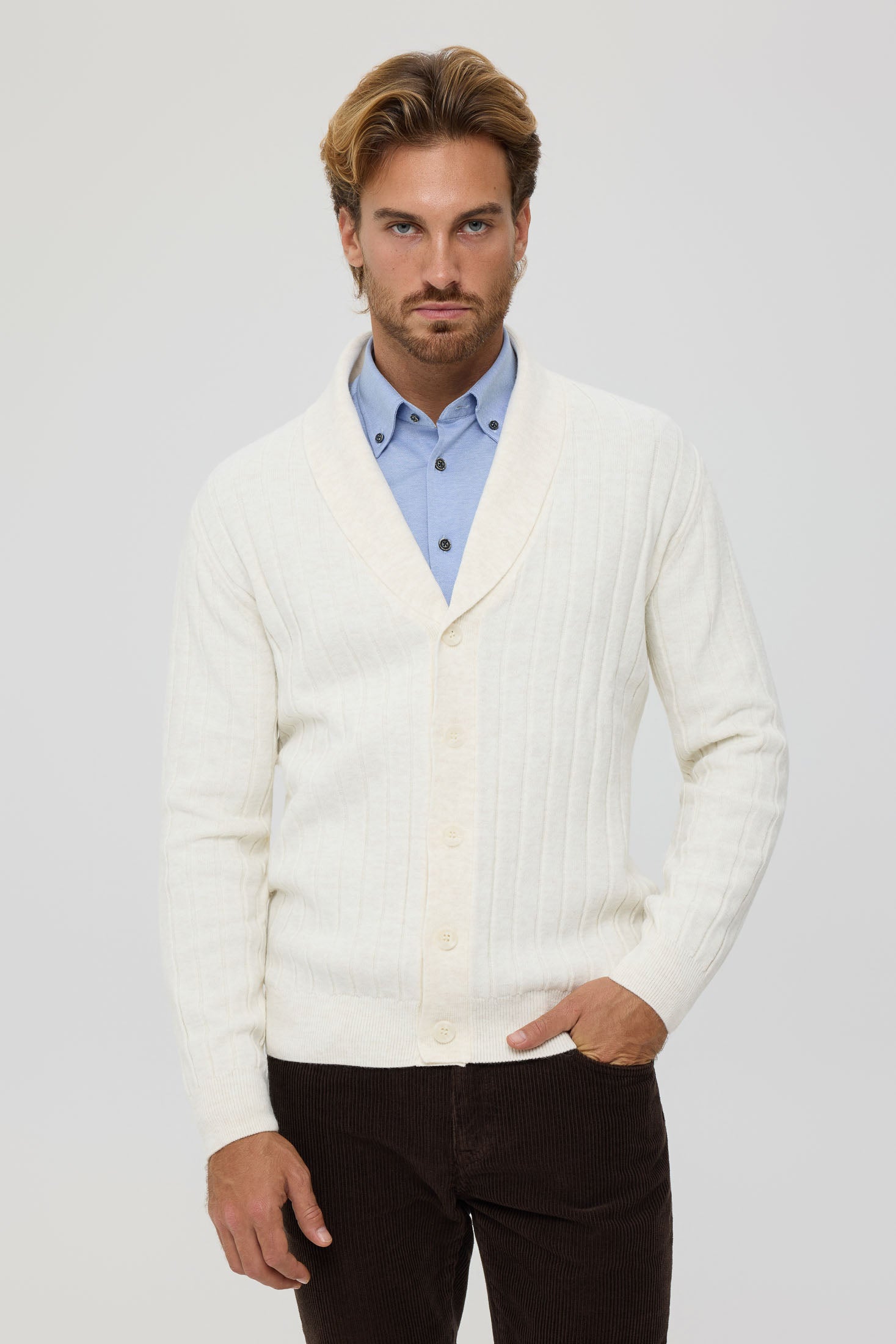 Hochwertige Herren-Strickjacke mit Schalkragen – Woll-Kaschmir-Mischung | Modell 8026