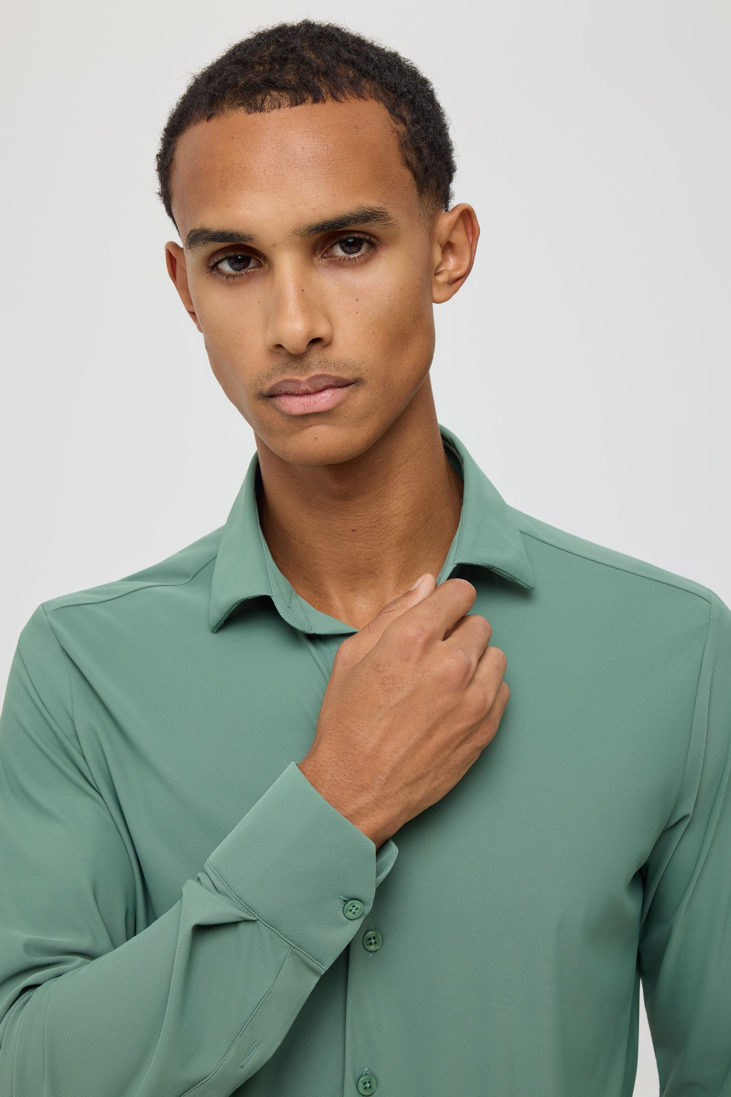 Men’s Slim Fit Performance Stretch Shirt | Style 25-047