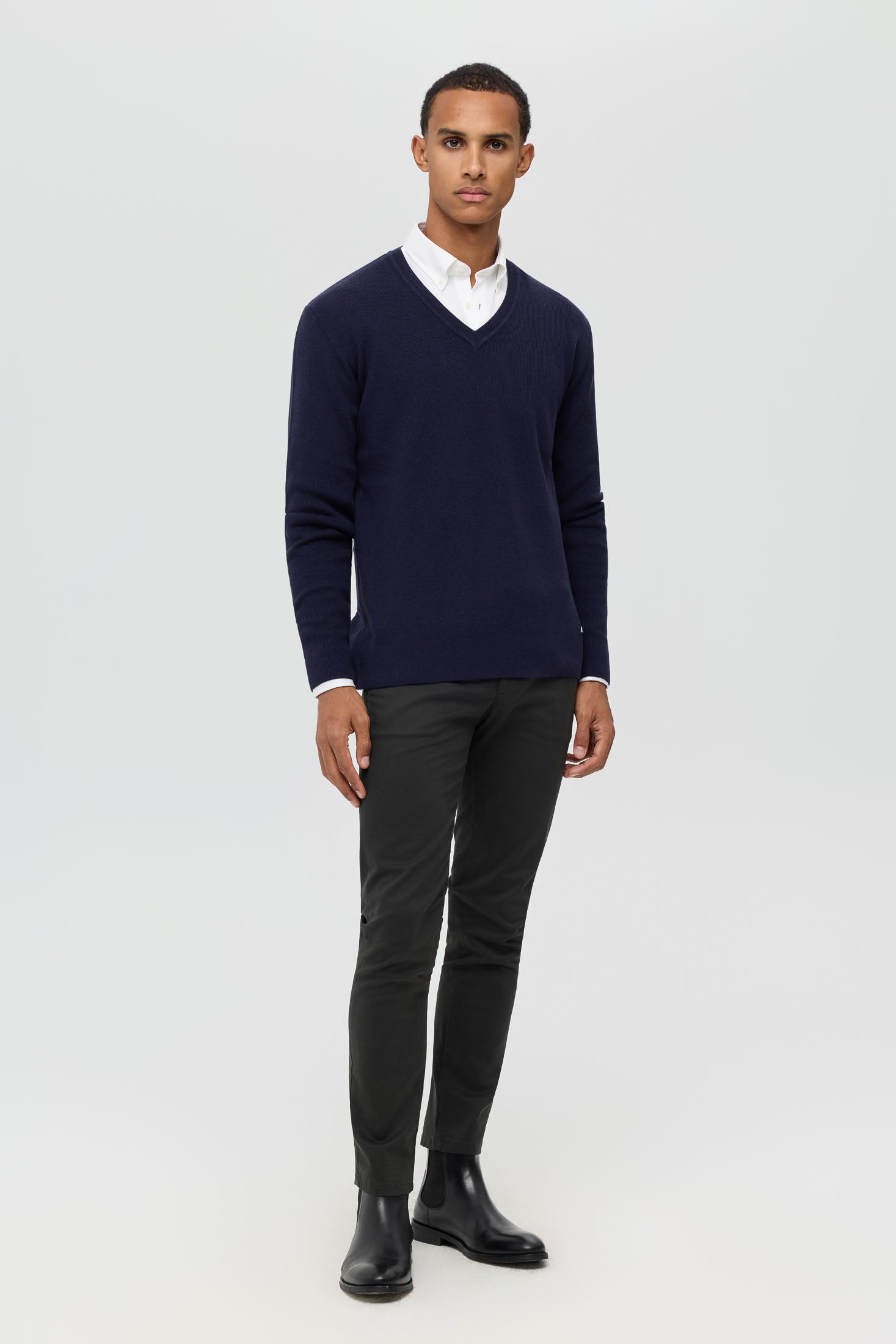 Men’s Premium V-Neck Knit Pullover – Soft Wool Blend | Style 8025