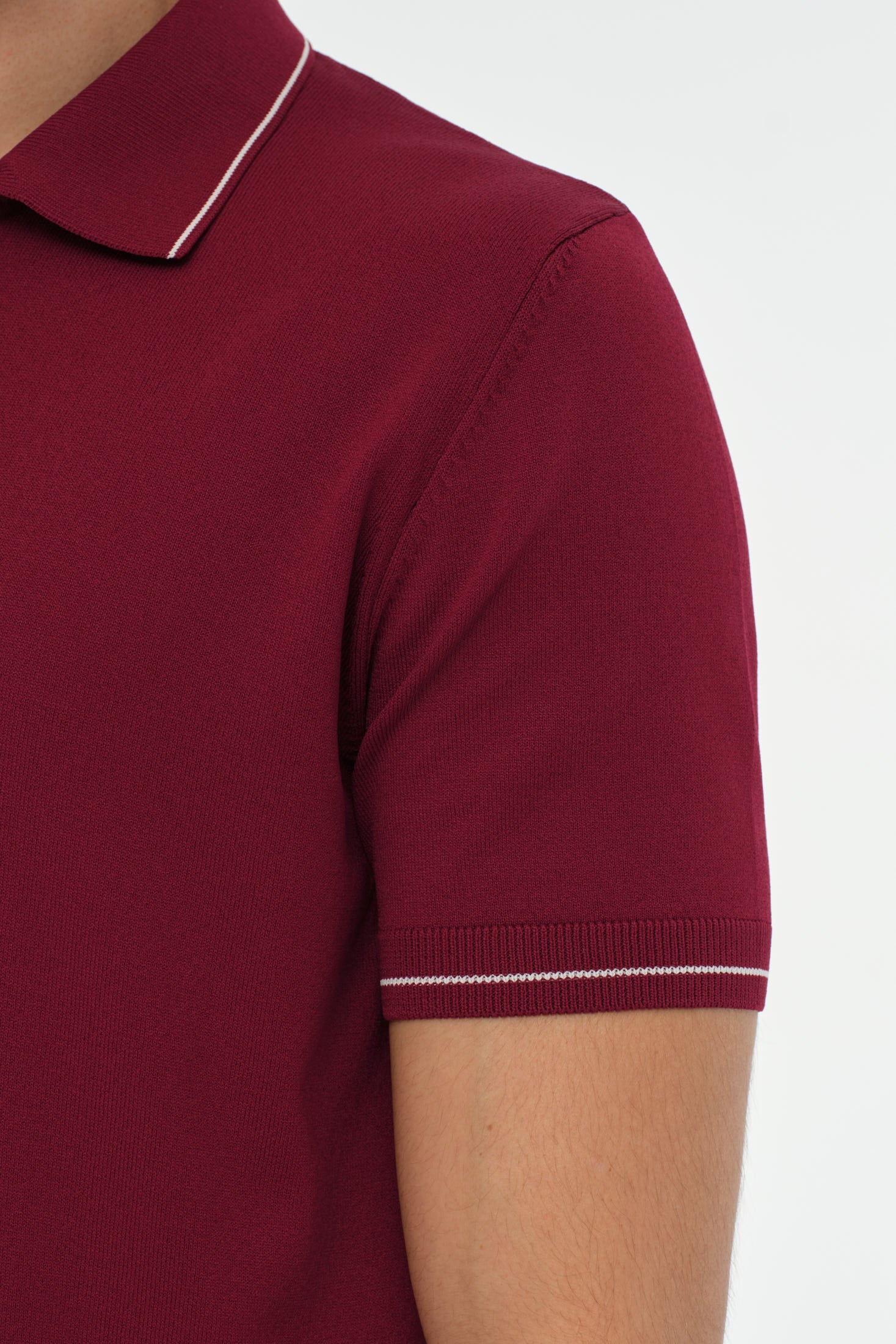 Refined Knit Polo with Zip Collar | Modern Tailored Elegance – Model 8040