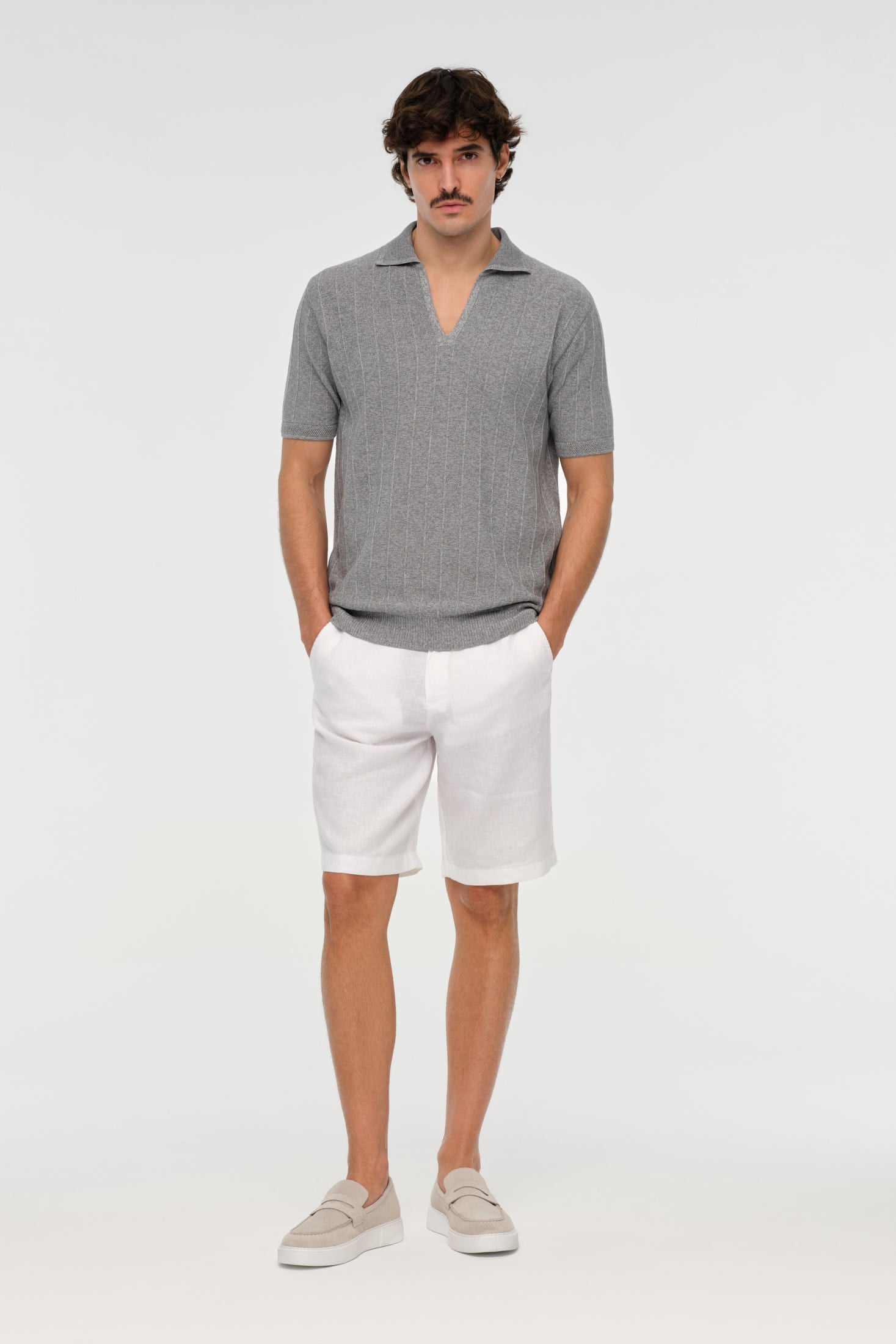 Strick-Polo mit offenem Kragen | Relaxed Tailored Eleganz – Modell 8042