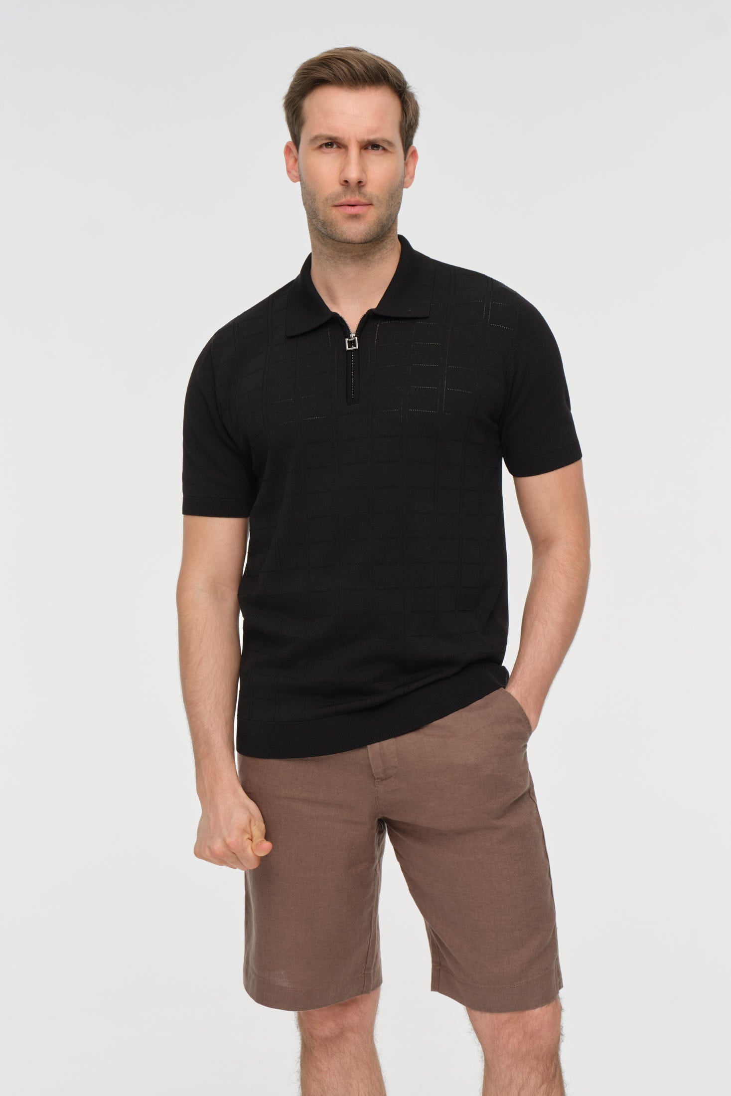 Gestructureerde tricot knit polo met ritskraag | Verfijnde gestructureerde elegantie – Model 8041