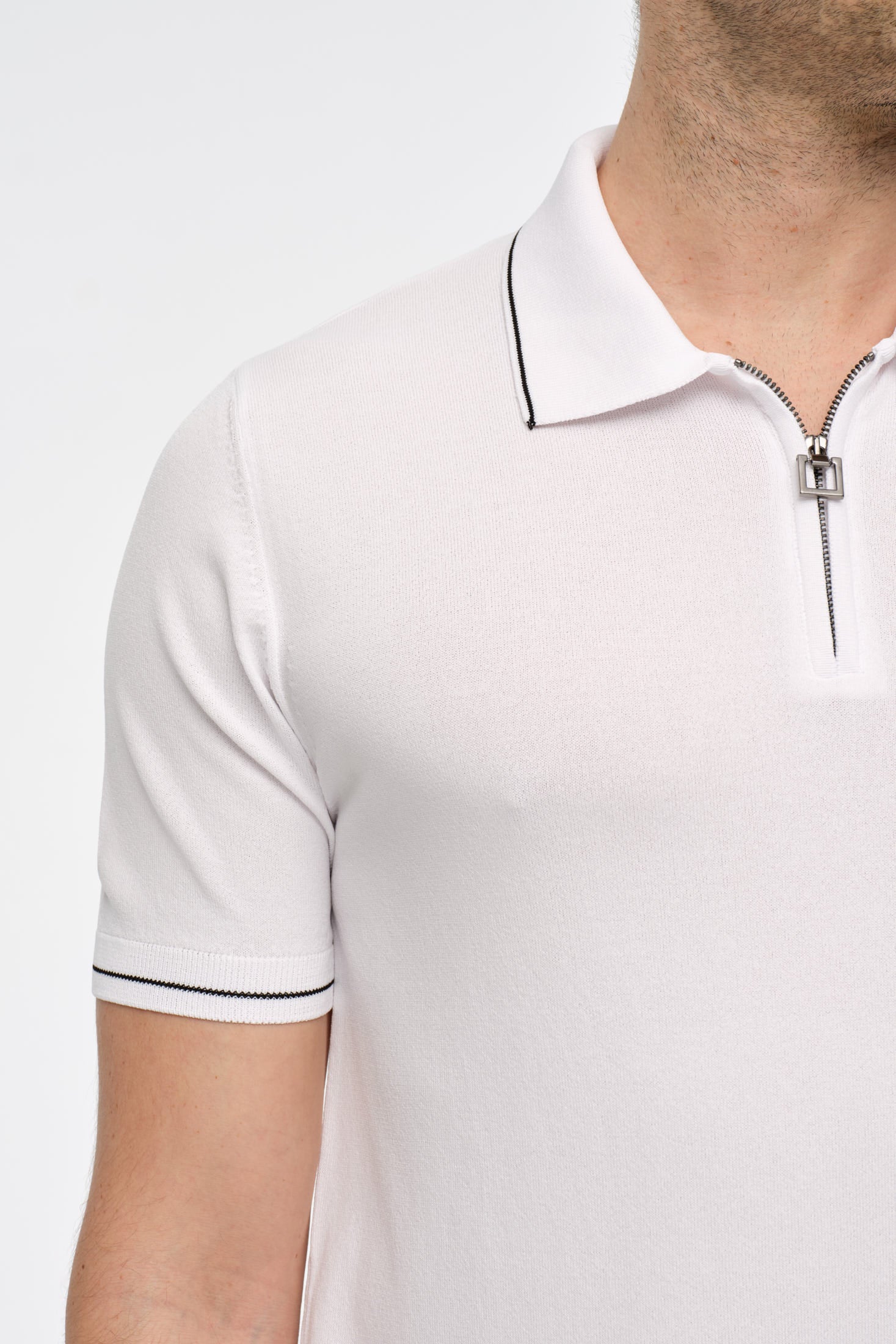 Refined Knit Polo with Zip Collar | Modern Tailored Elegance – Model 8040