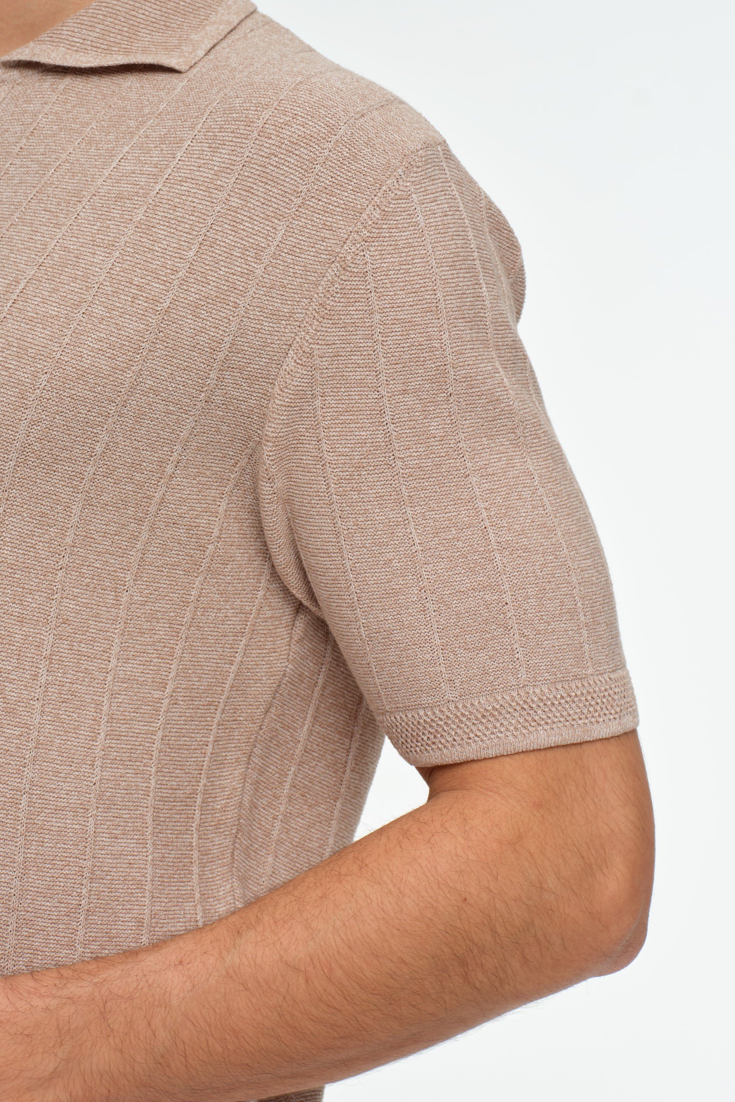 Strick-Polo mit offenem Kragen | Relaxed Tailored Eleganz – Modell 8042