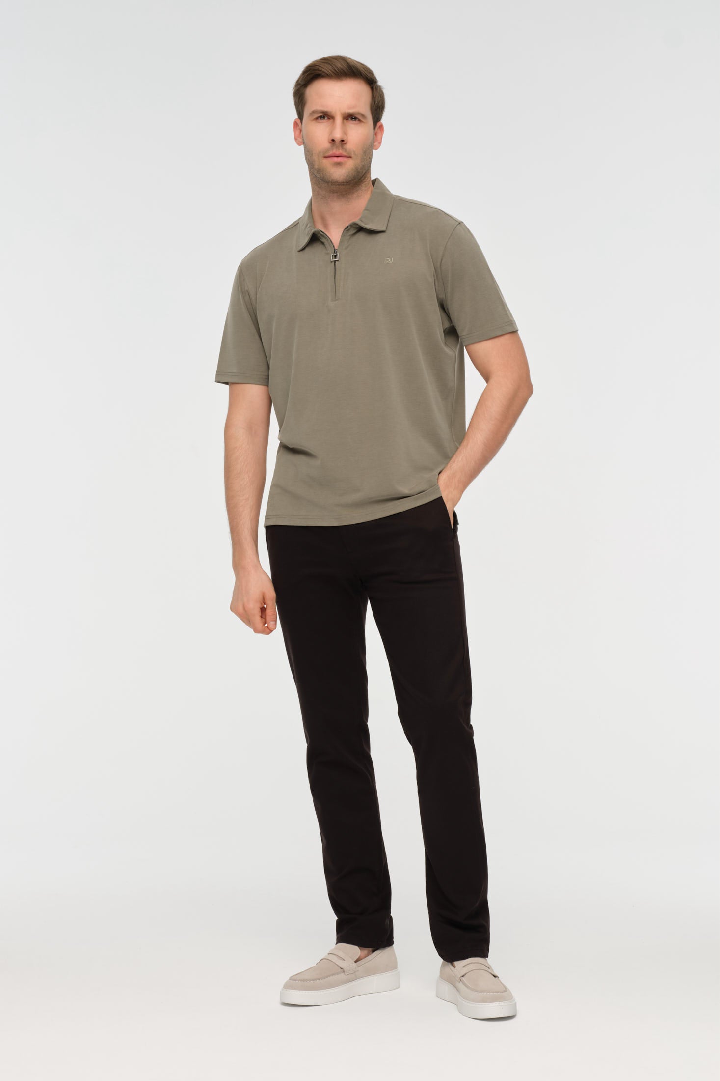 Getailleerde zip polo | TENCEL™ stretch blend voor moderne business casual – Model 8039
