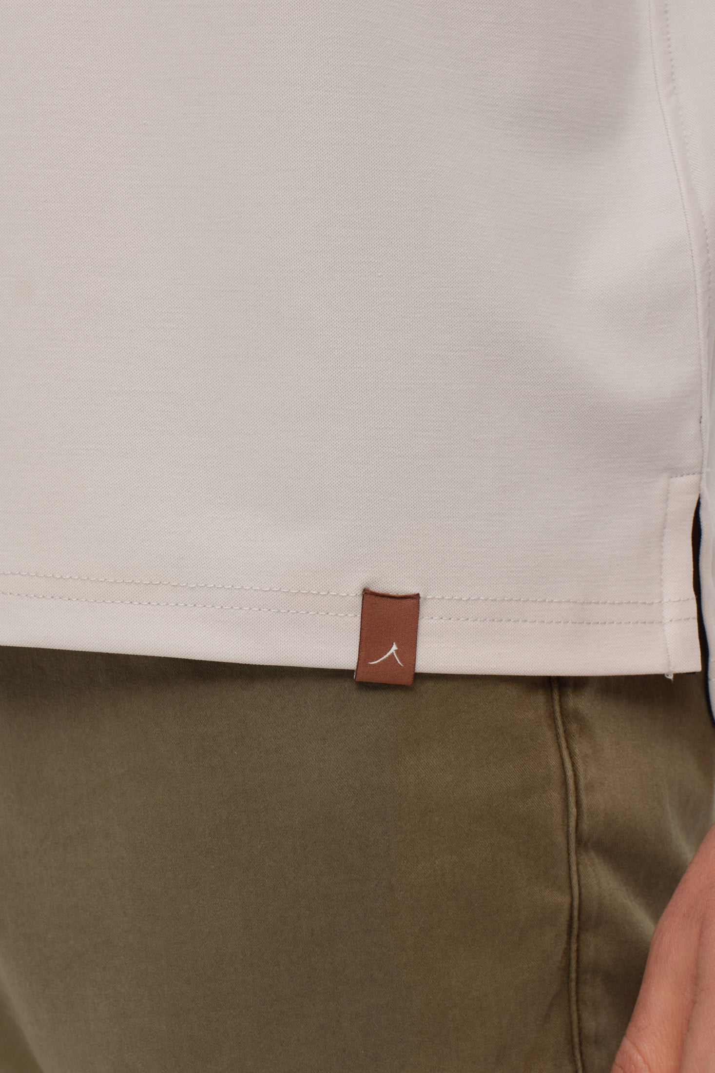 Getailleerde zip polo | TENCEL™ stretch blend voor moderne business casual – Model 8039