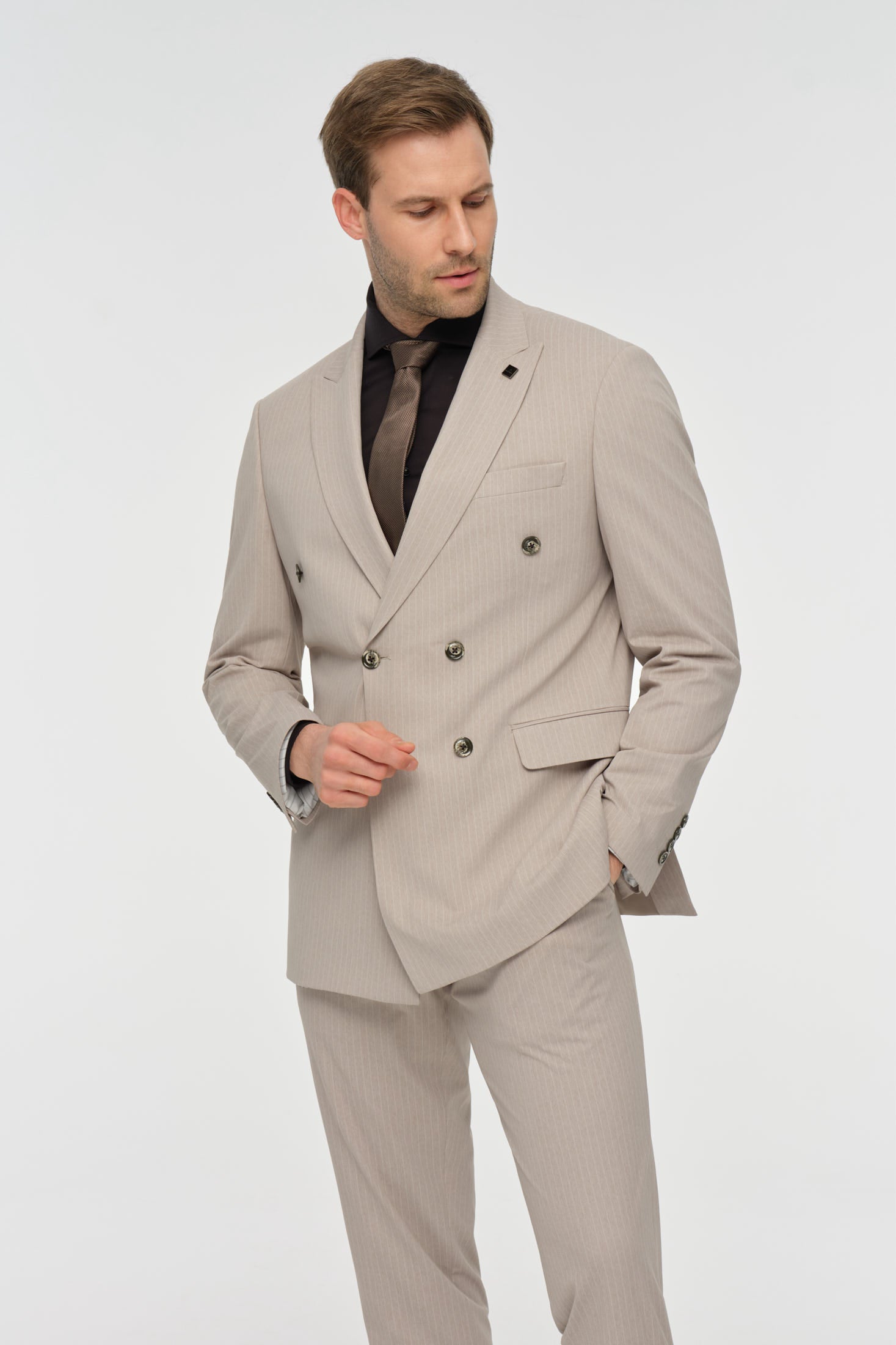 Double-Breasted Tailored Fit Suit | Modern Elegance – Model 4078