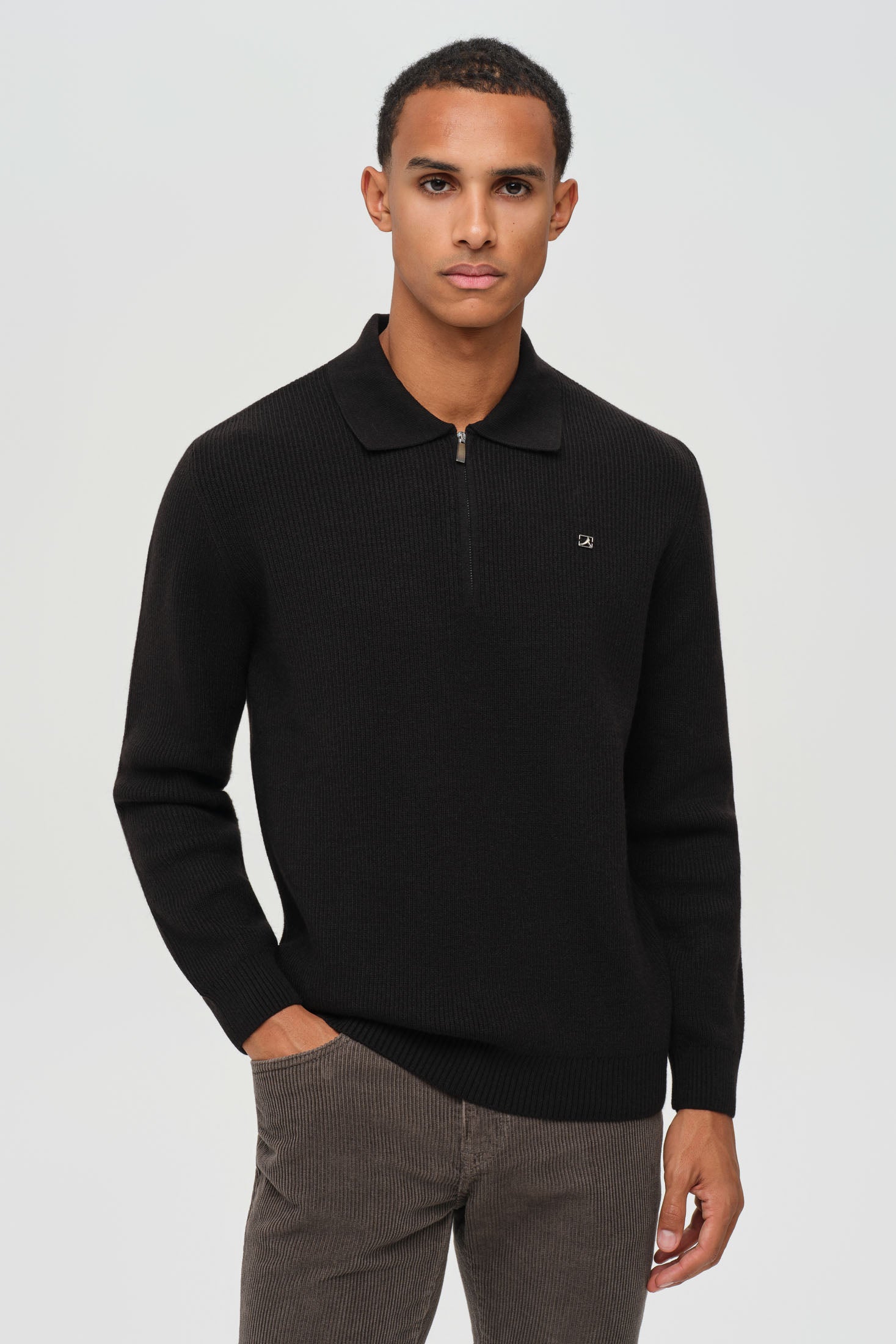 Hochwertiger Herren-Strickpullover mit halbem Reißverschluss – Weiches Stretchmaterial | Modell 8024