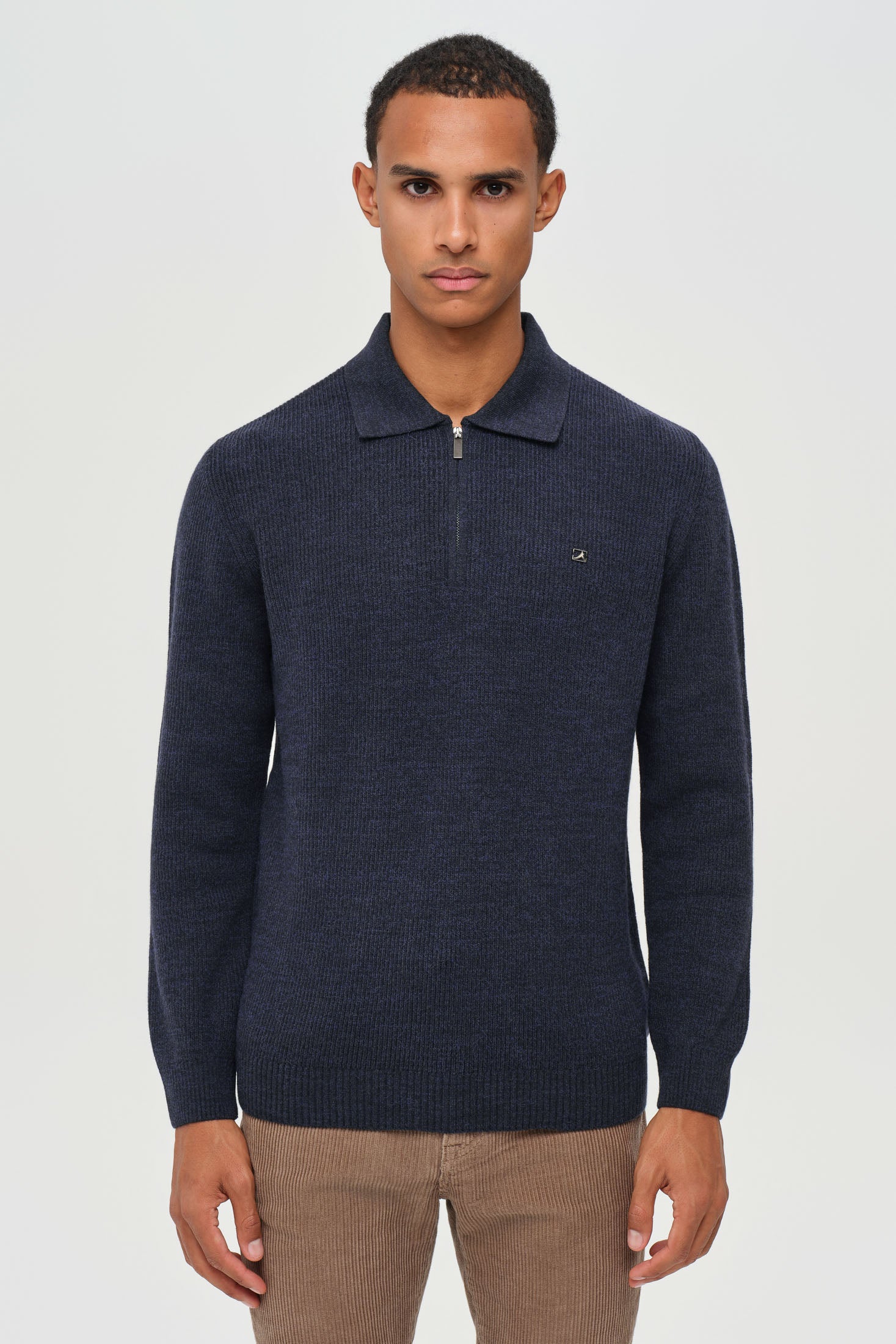 Hochwertiger Herren-Strickpullover mit halbem Reißverschluss – Weiches Stretchmaterial | Modell 8024