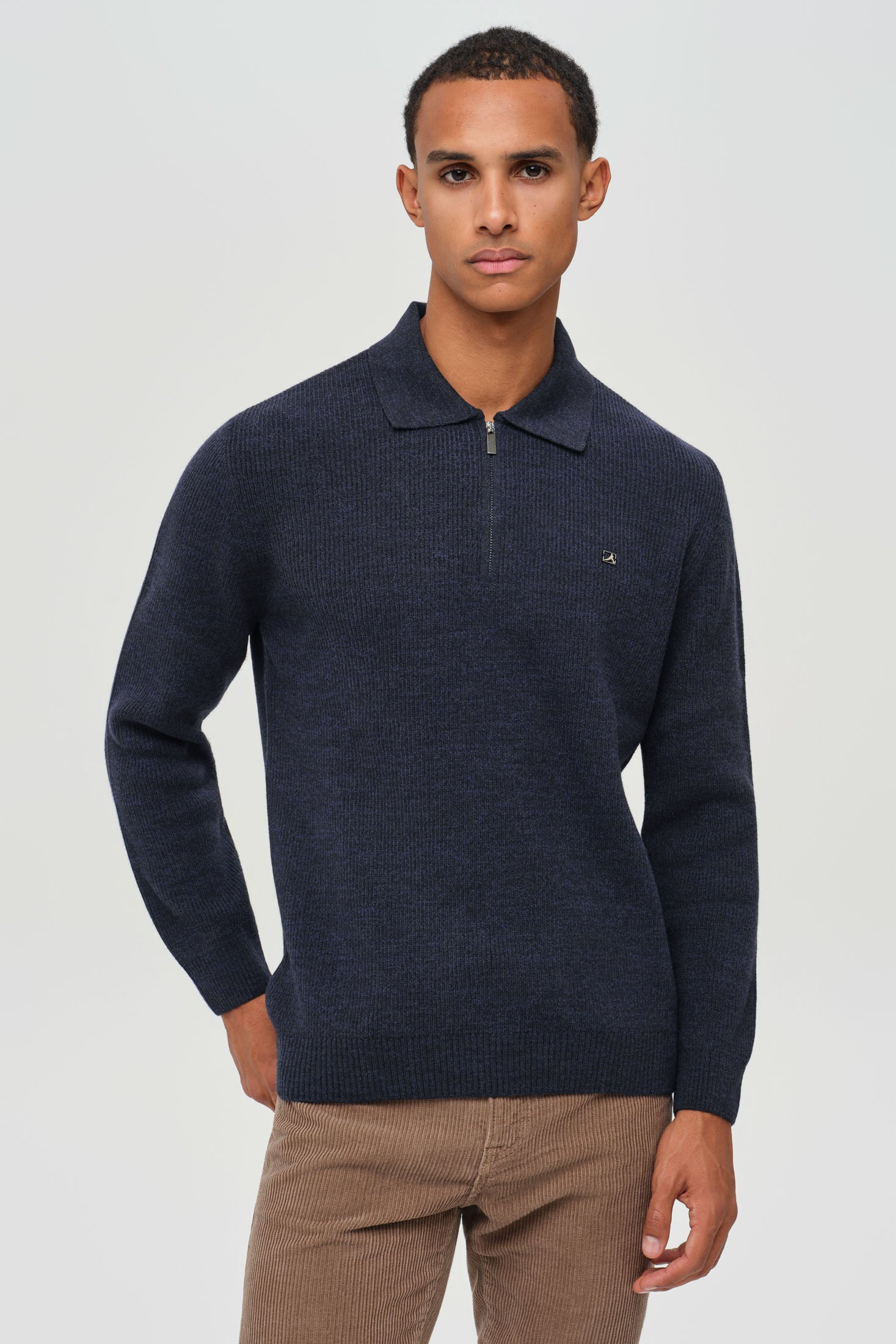 Hochwertiger Herren-Strickpullover mit halbem Reißverschluss – Weiches Stretchmaterial | Modell 8024