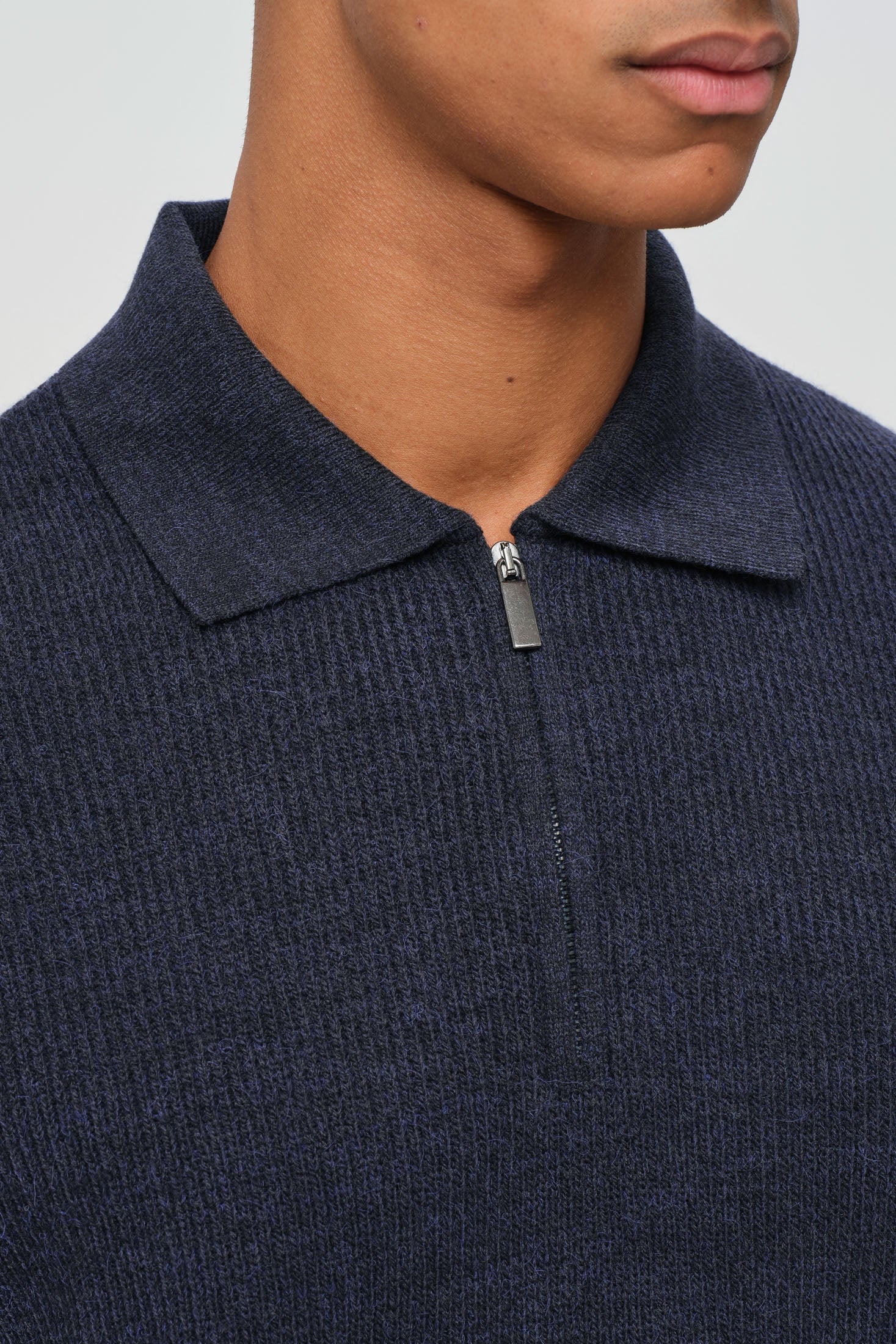 Hochwertiger Herren-Strickpullover mit halbem Reißverschluss – Weiches Stretchmaterial | Modell 8024