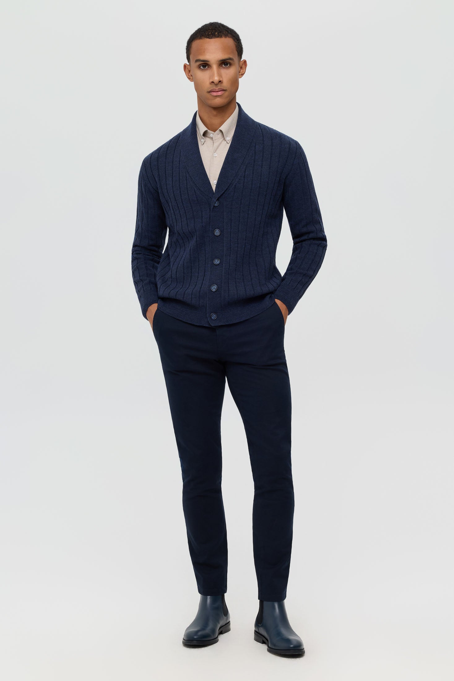 Hochwertige Herren-Strickjacke mit Schalkragen – Woll-Kaschmir-Mischung | Modell 8026