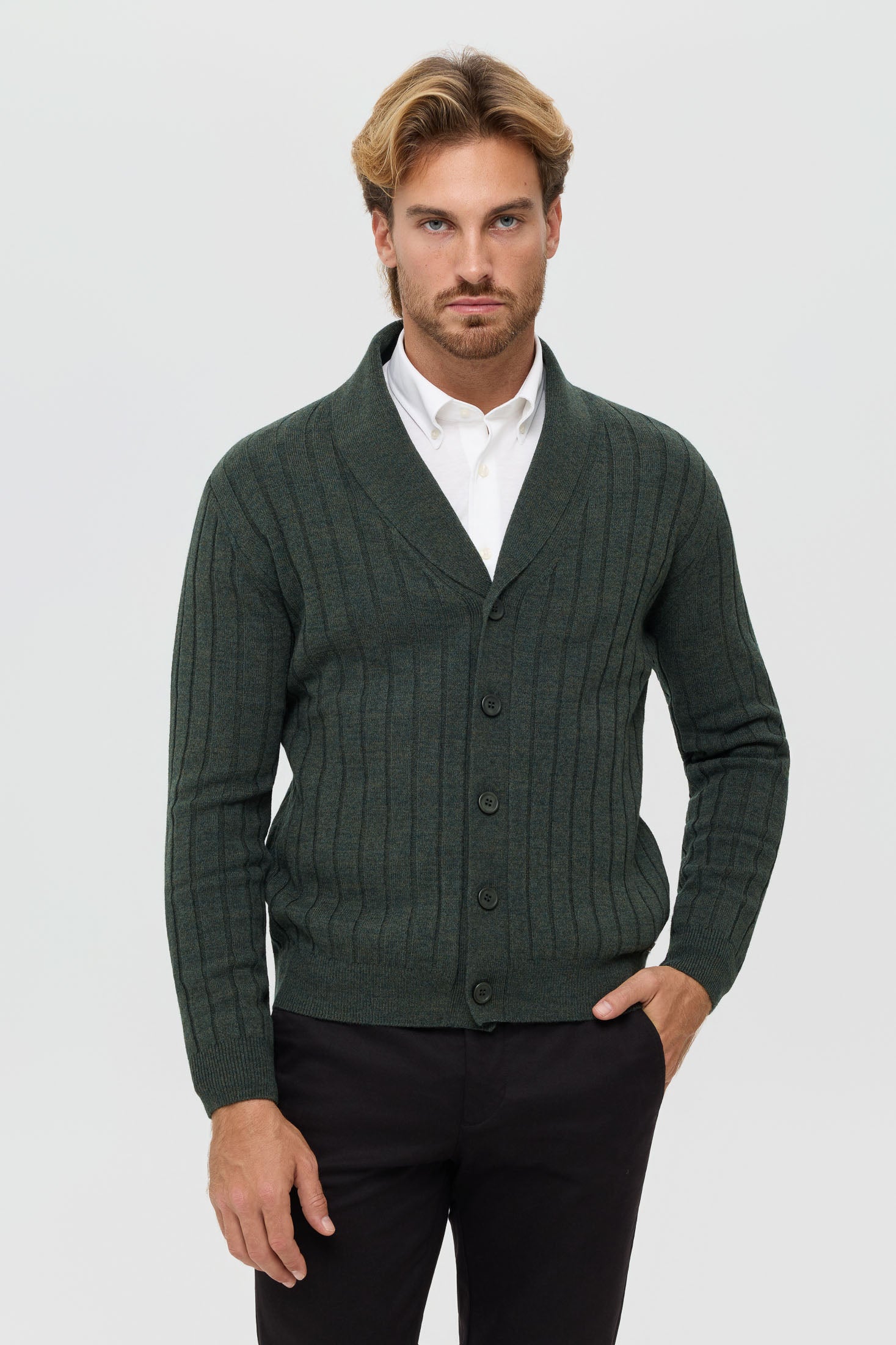 Hochwertige Herren-Strickjacke mit Schalkragen – Woll-Kaschmir-Mischung | Modell 8026