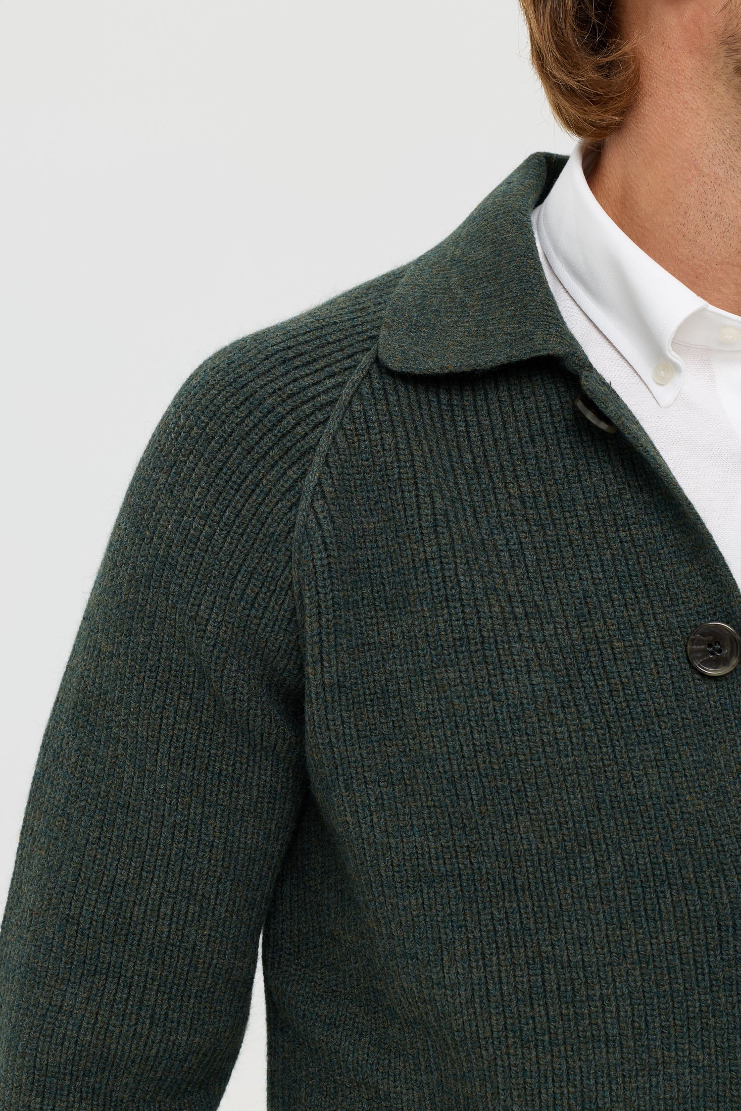 Hochwertiger Herren-Strickcardigan mit Knöpfen – Rippstrickstruktur | Modell 8027