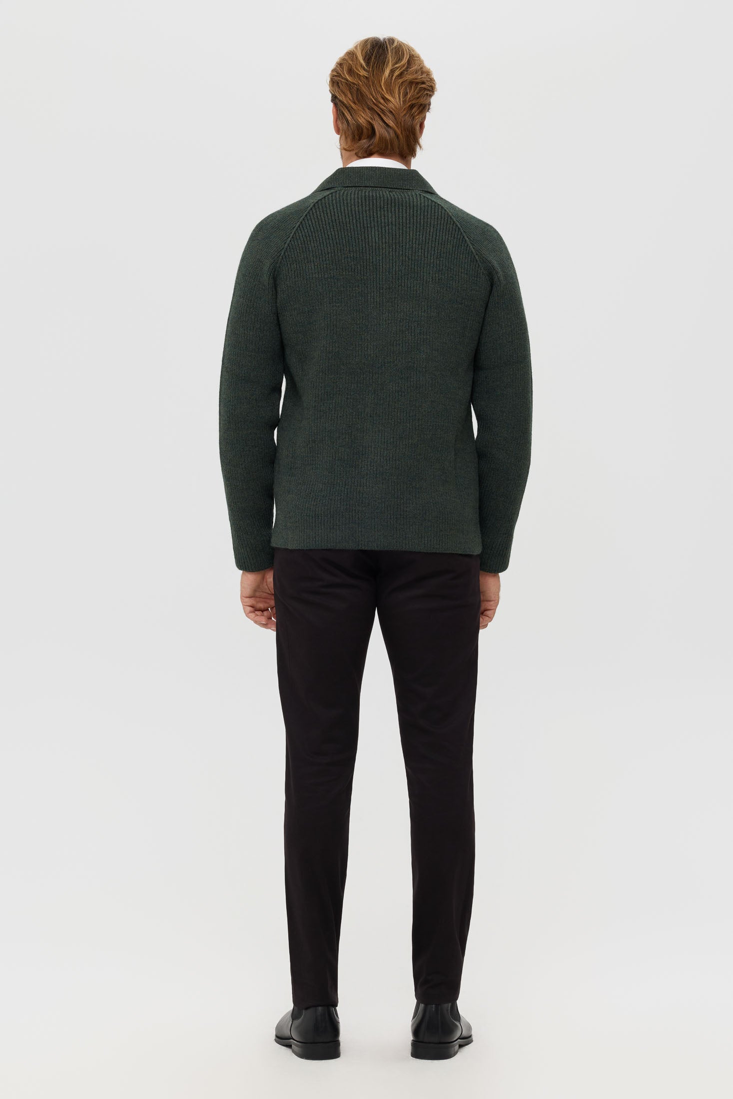Hochwertiger Herren-Strickcardigan mit Knöpfen – Rippstrickstruktur | Modell 8027