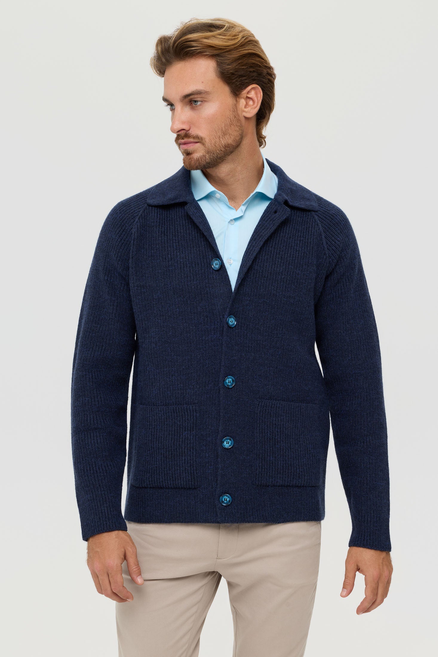 Hochwertiger Herren-Strickcardigan mit Knöpfen – Rippstrickstruktur | Modell 8027