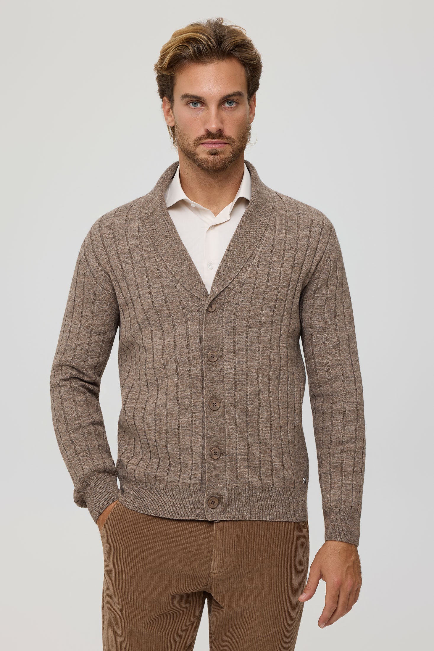 Hochwertige Herren-Strickjacke mit Schalkragen – Woll-Kaschmir-Mischung | Modell 8026