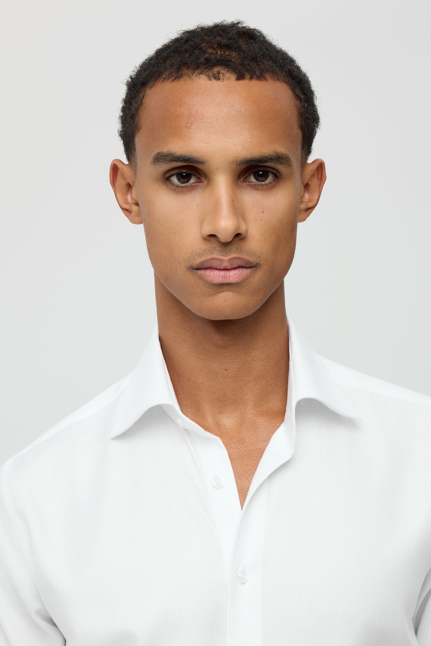 Hochwertiges Herren-Businesshemd – Bügelfrei, strukturierte Webart | Modell 25-015